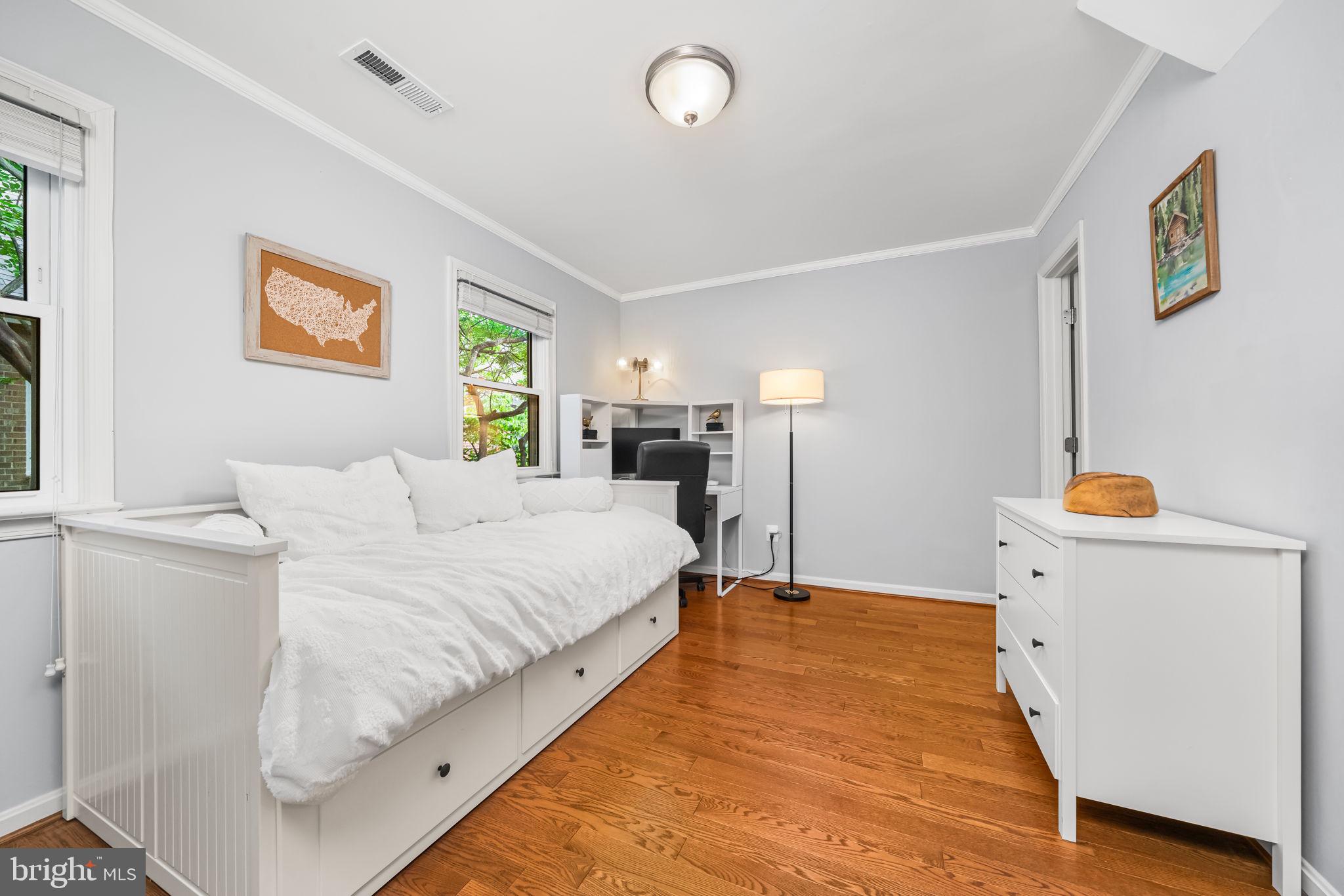 OLD BALLSTON TOWN - Residential