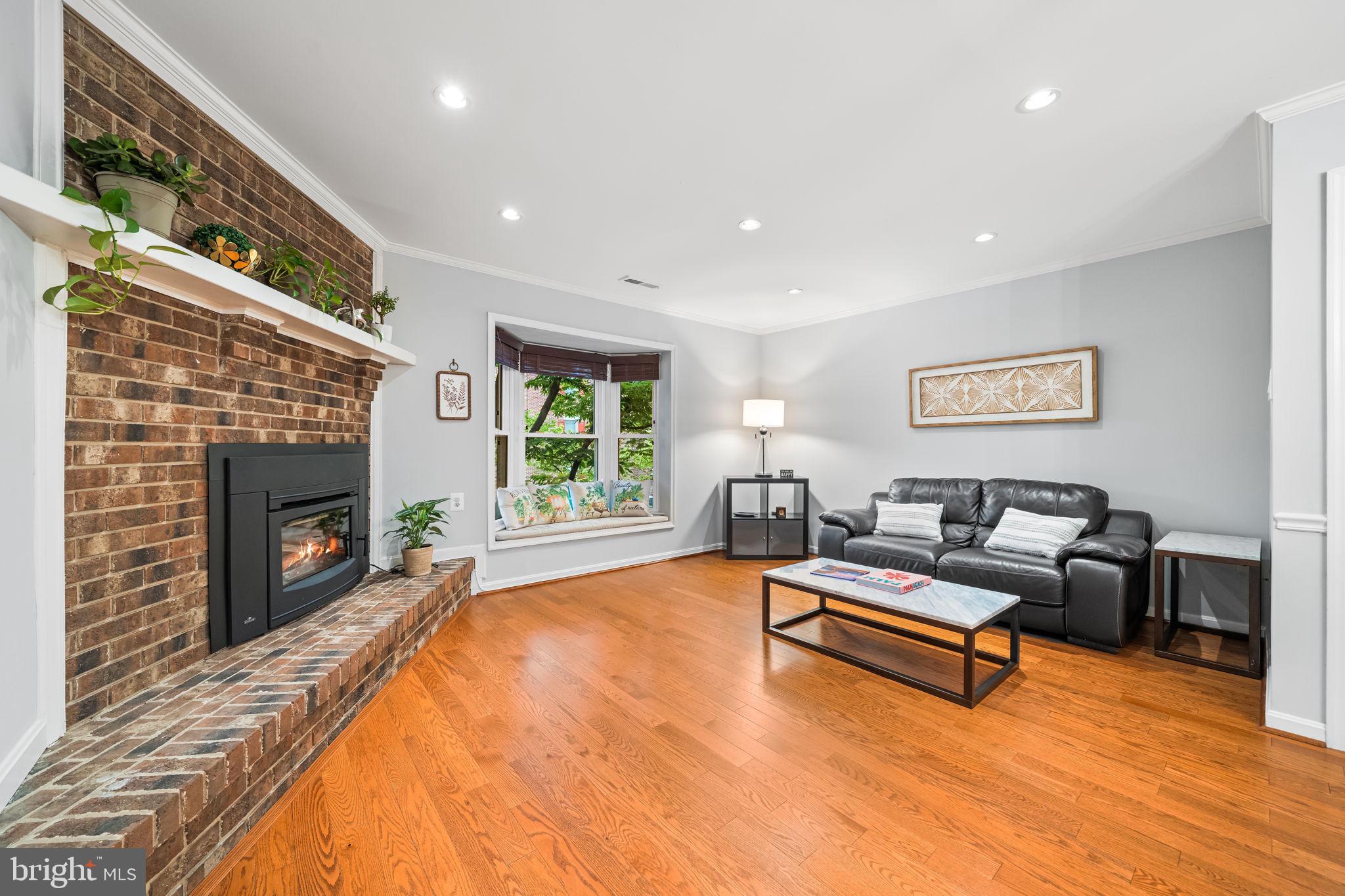 OLD BALLSTON TOWN - Residential