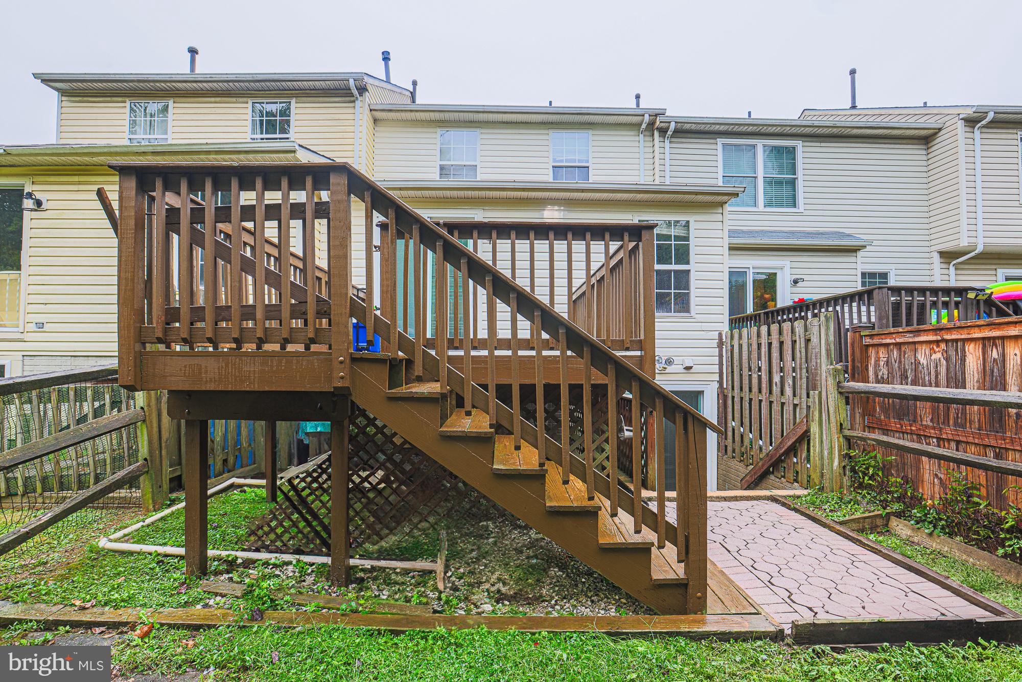 CONSTANT FRIENDSHIP - Residential