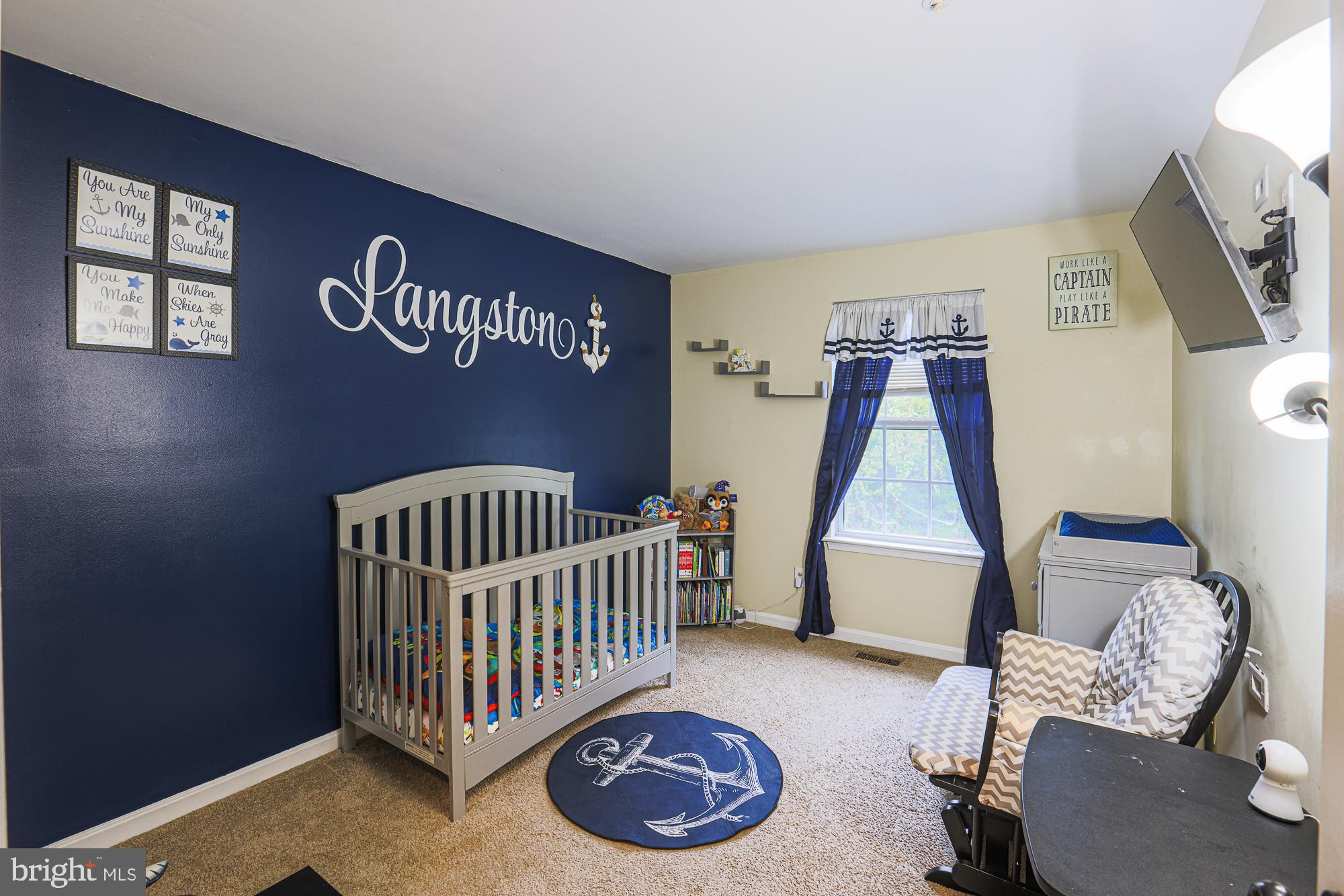 CONSTANT FRIENDSHIP - Residential