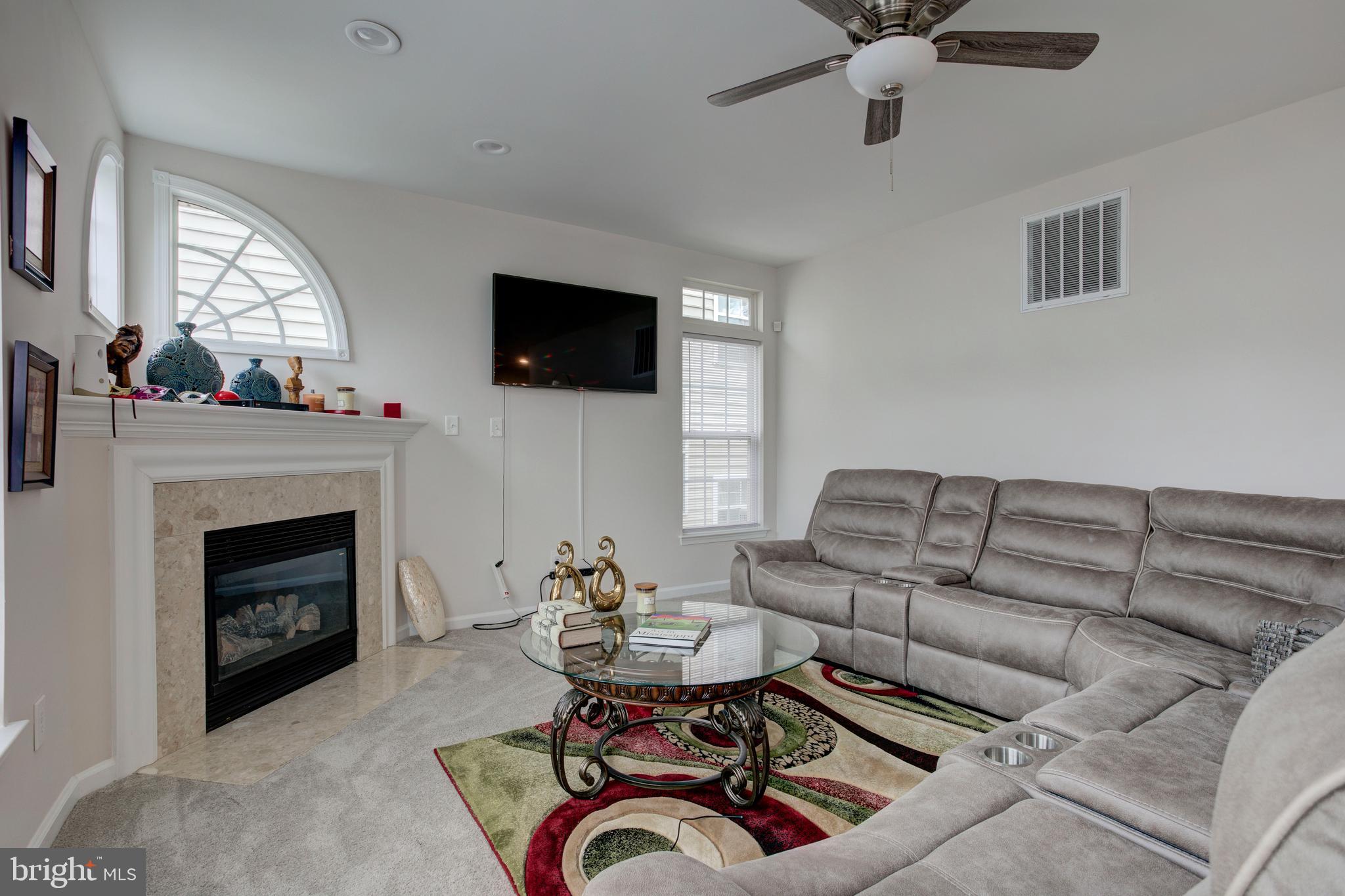 THE FALLS AT LEE'S PARKE - Residential Lease