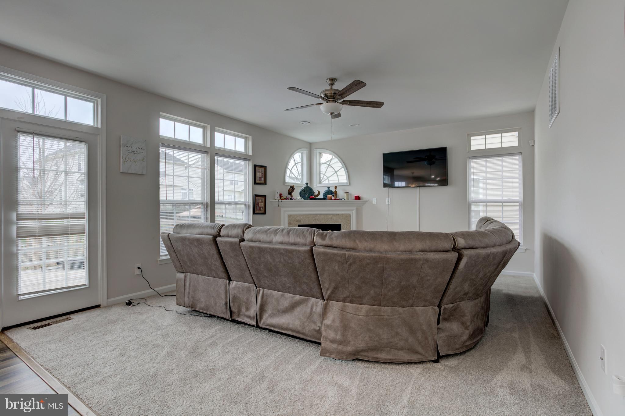 THE FALLS AT LEE'S PARKE - Residential Lease