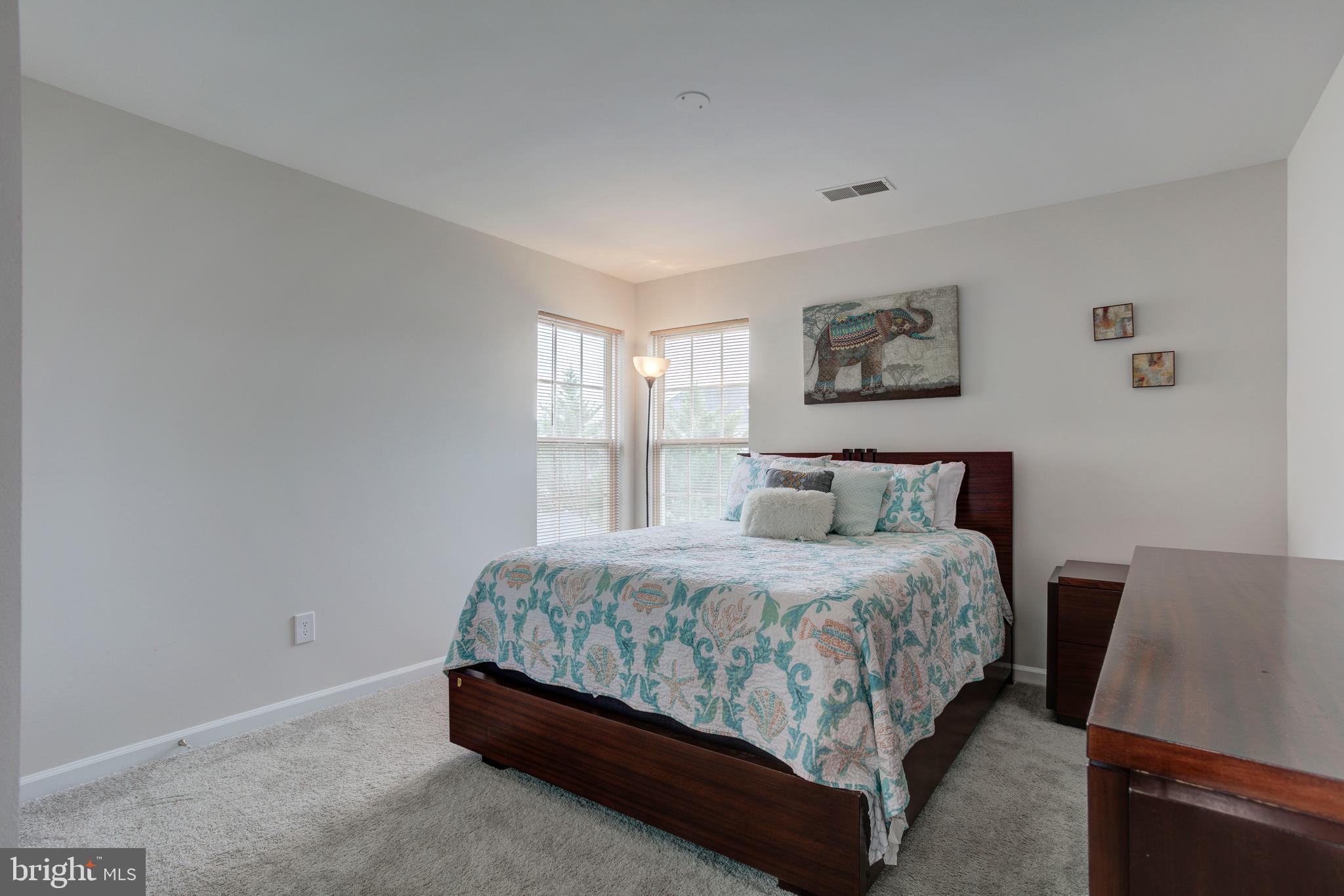 THE FALLS AT LEE'S PARKE - Residential Lease