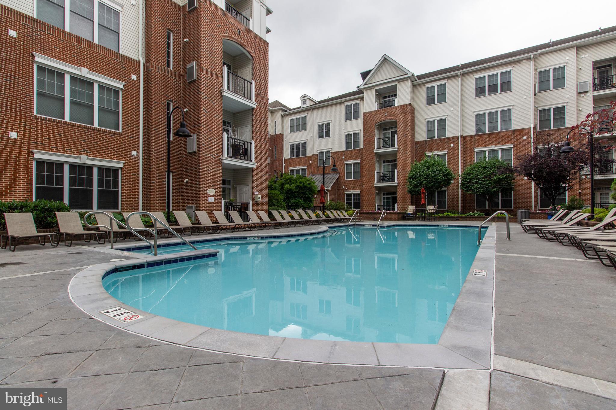 THE GRANDE AT RIVERVIEW - Residential