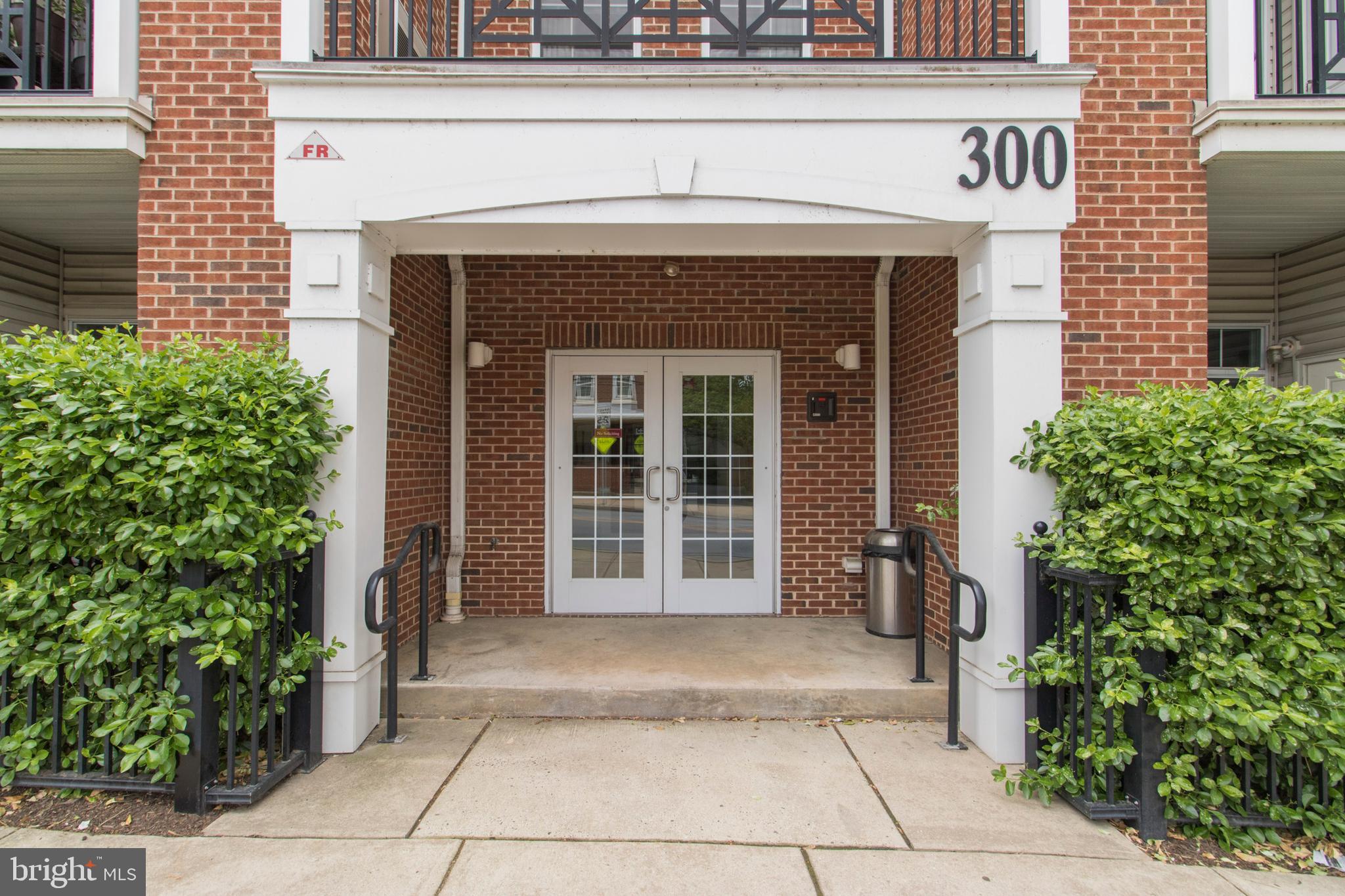 THE GRANDE AT RIVERVIEW - Residential