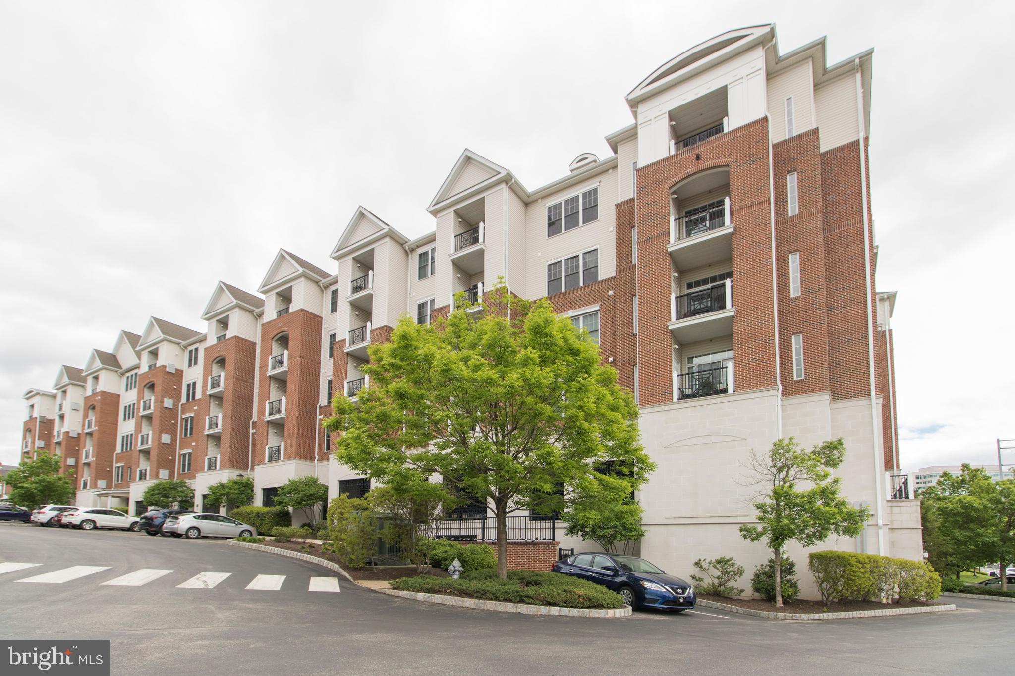 THE GRANDE AT RIVERVIEW - Residential