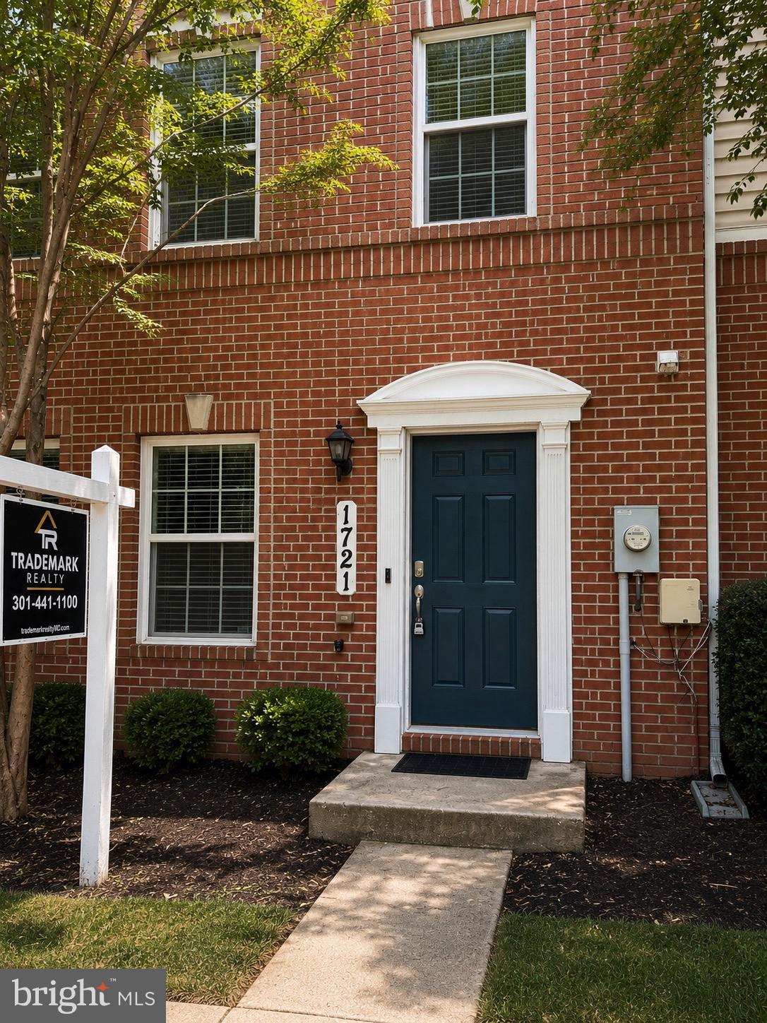 1721 FERNWOOD DRIVE