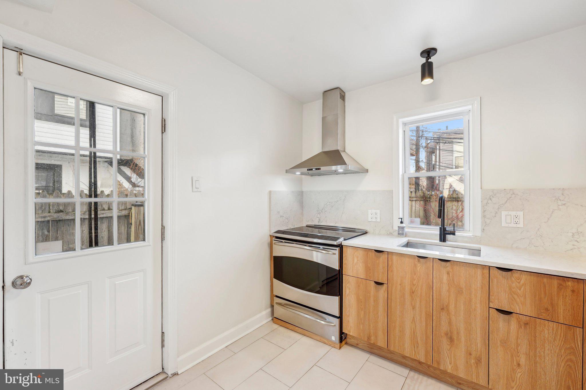 FAIRMOUNT - Residential Lease