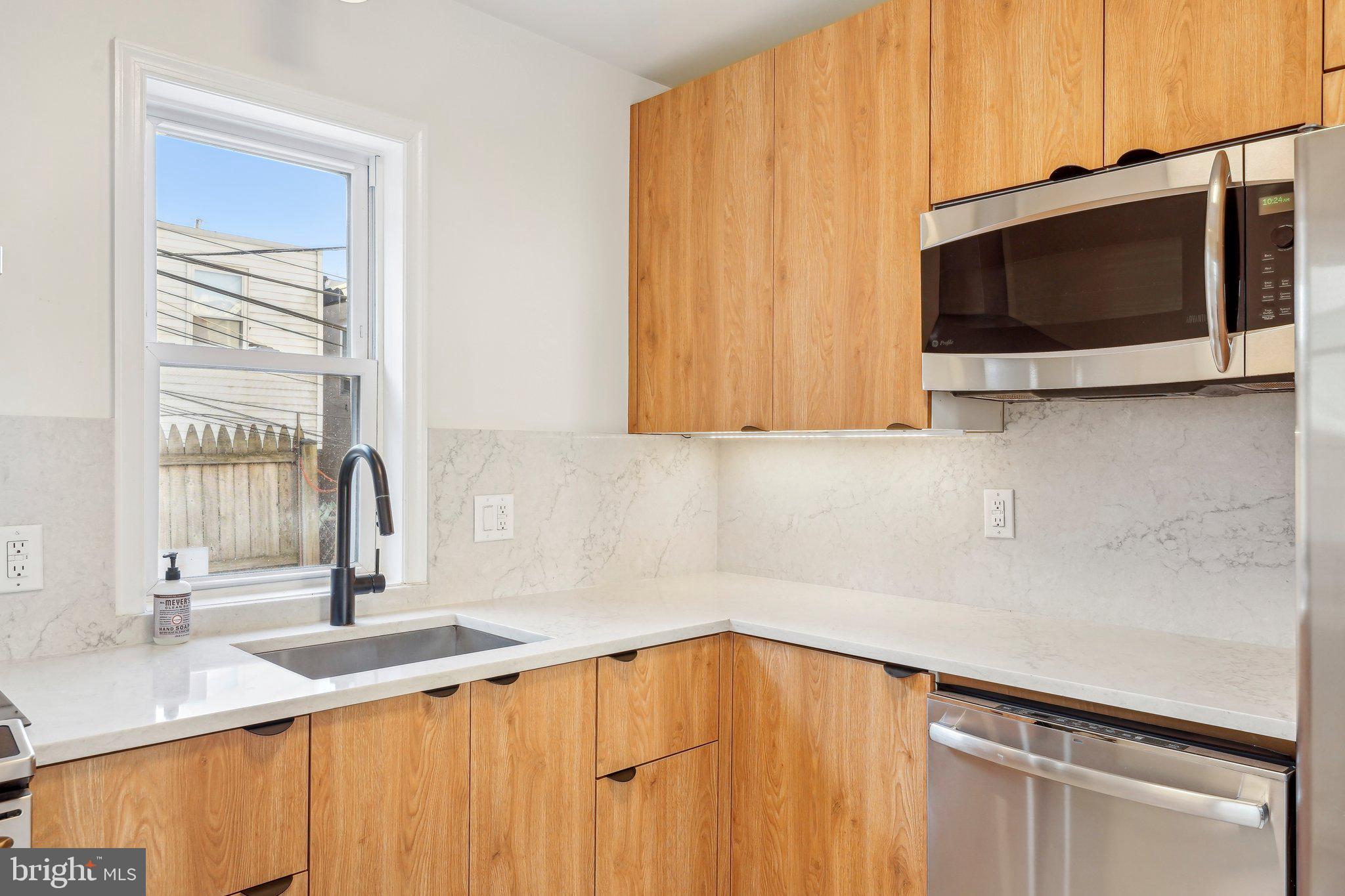 FAIRMOUNT - Residential Lease