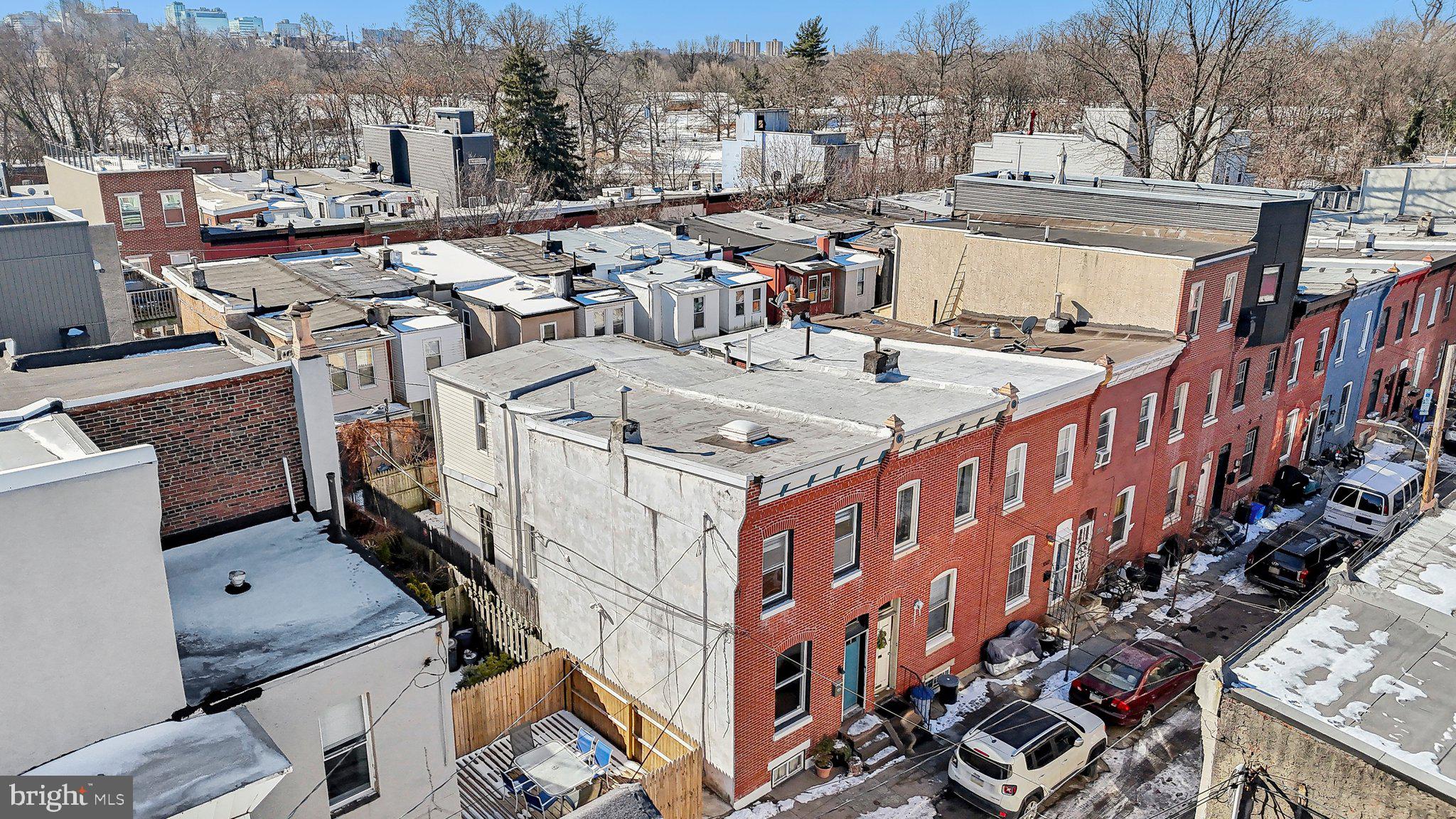 FAIRMOUNT - Residential Lease