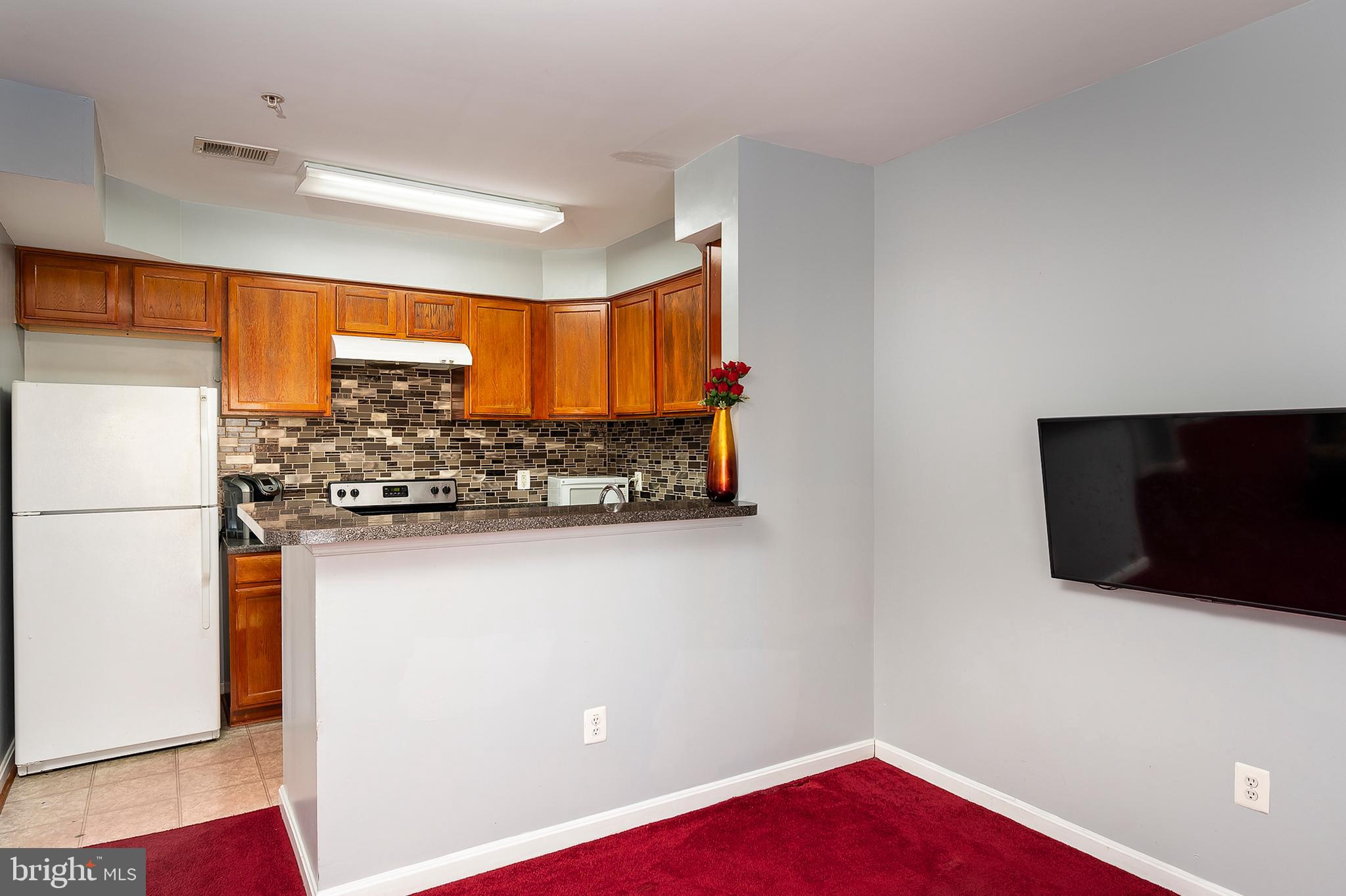 THE OAKS AT SIXTY FIFTH - Residential