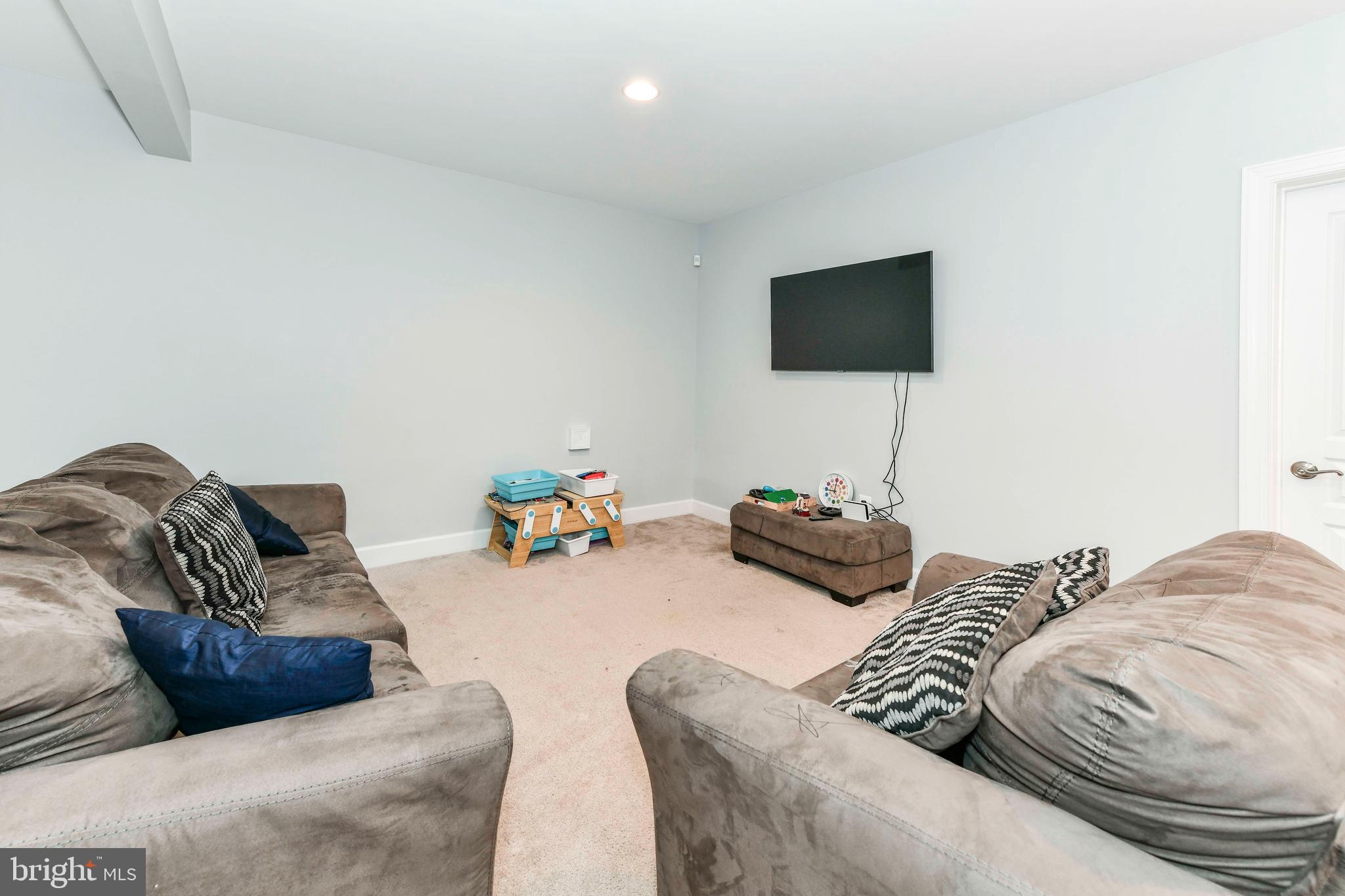 HISTORIC SELMA ESTATES - Residential Lease