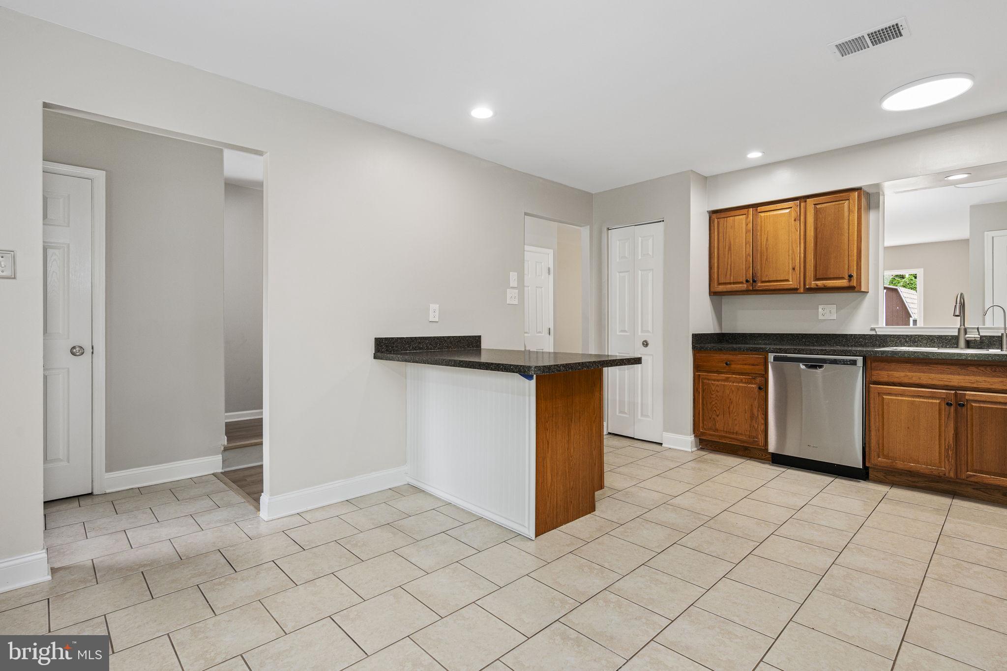 RHONDDA - Residential Lease