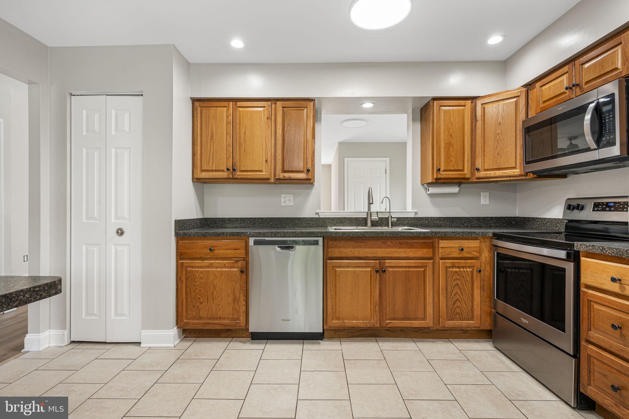 RHONDDA - Residential Lease