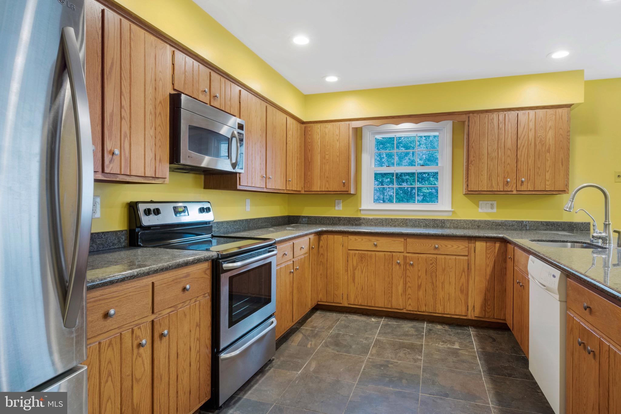 HARDESTY ESTATES - Residential Lease