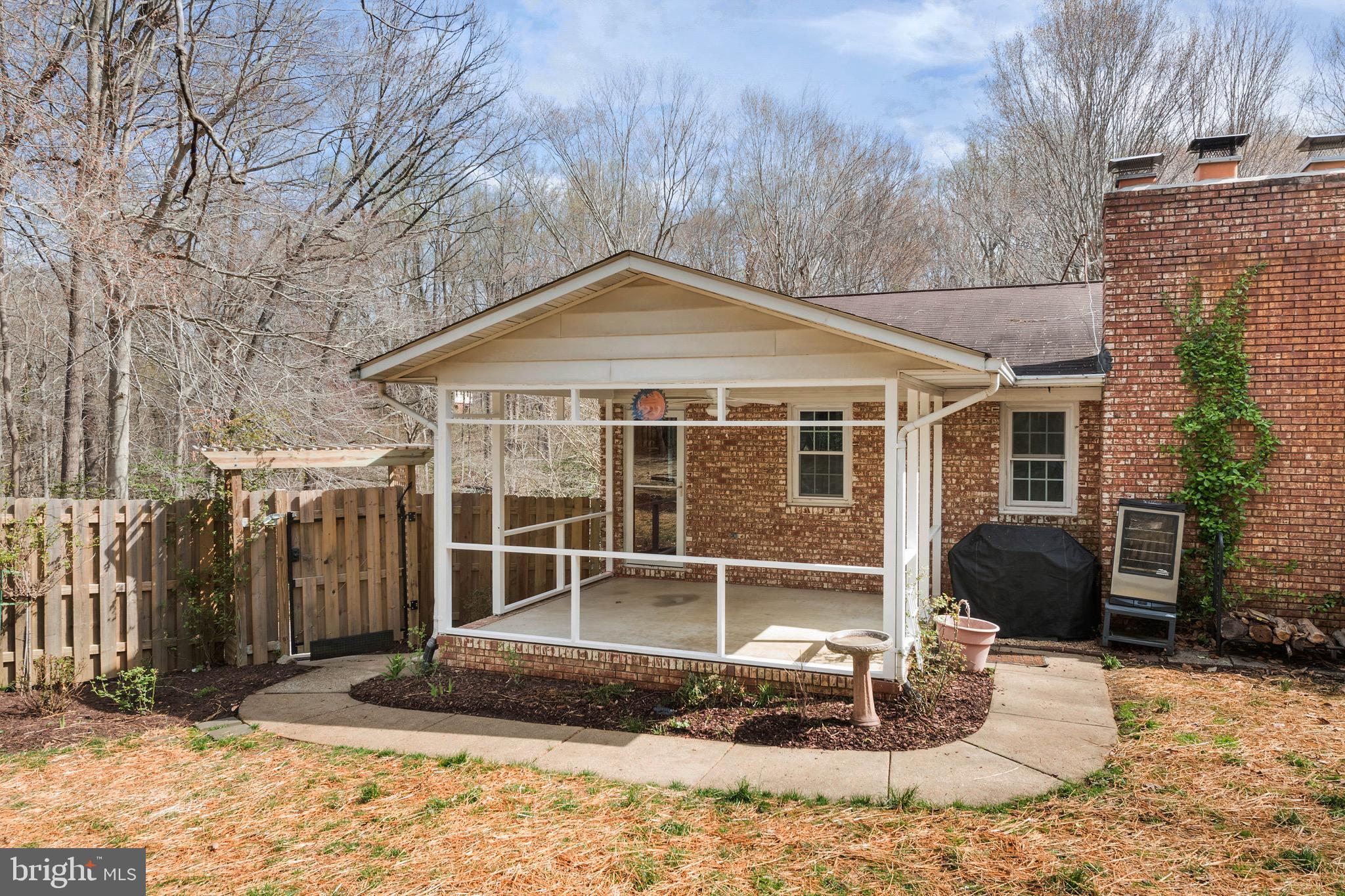 HARDESTY ESTATES - Residential Lease