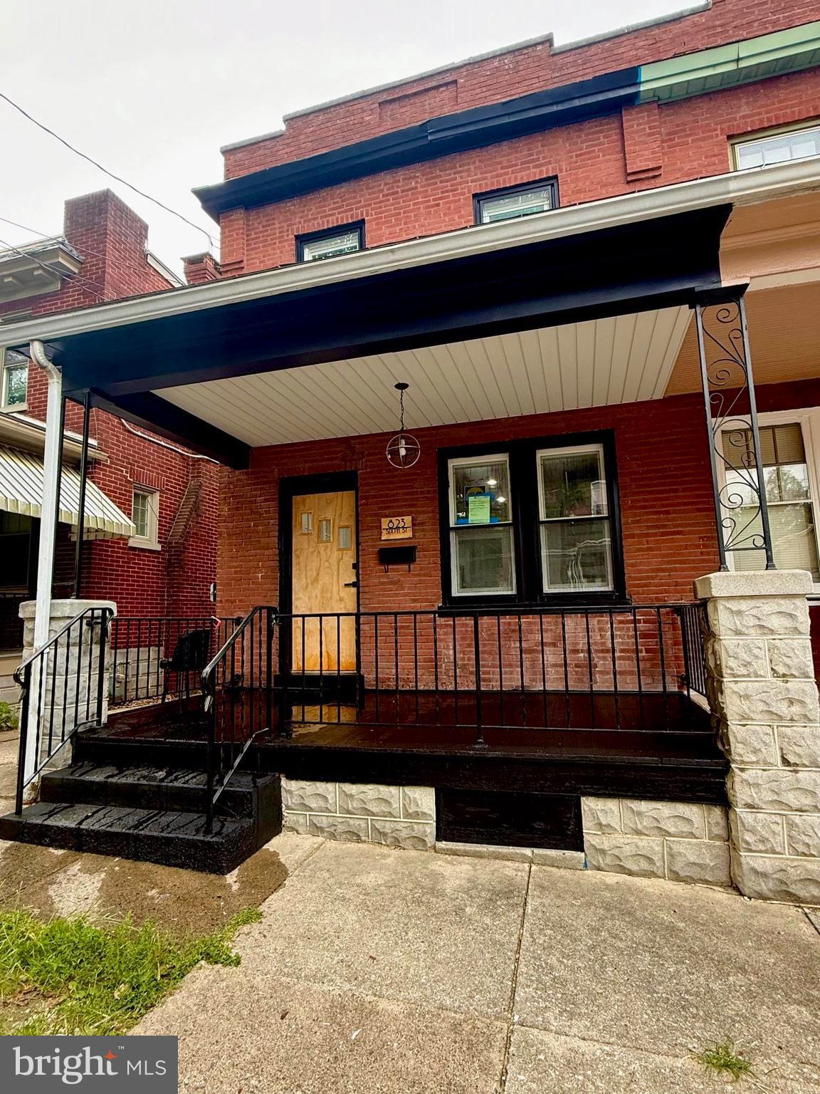 823 6TH STREET
