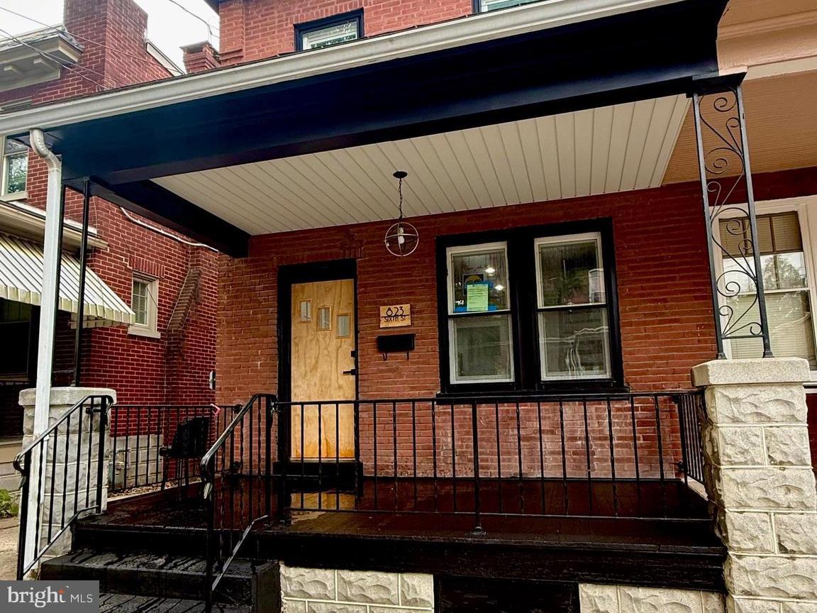 823 6TH STREET