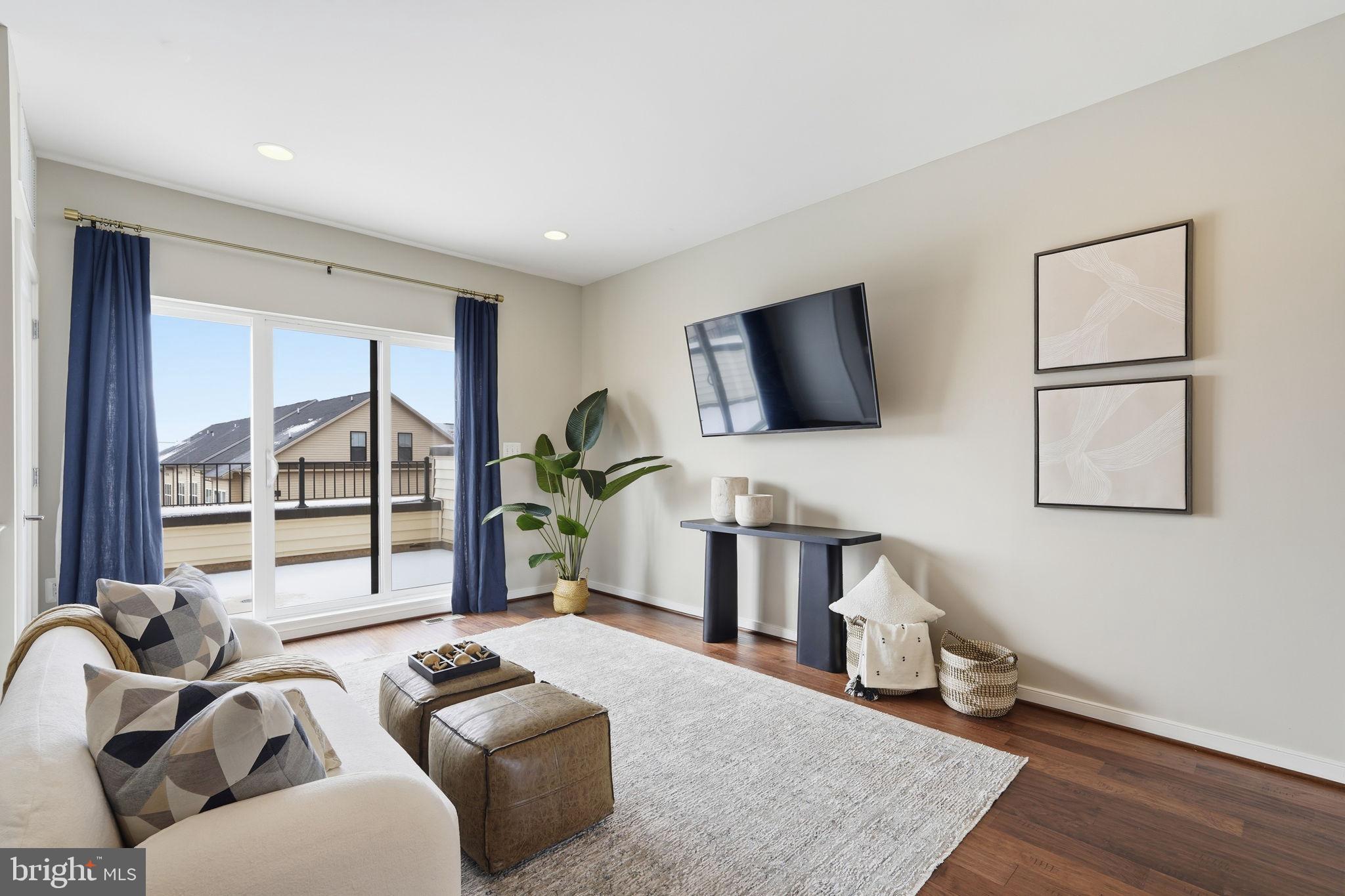 BRAMBLETON TOWN CENTER - Residential