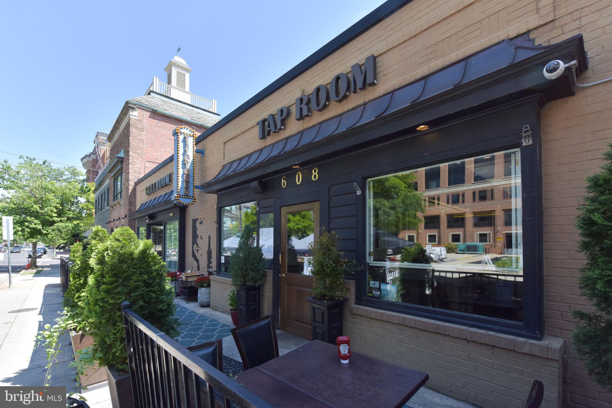 OLD TOWN COMMONS - Residential Lease