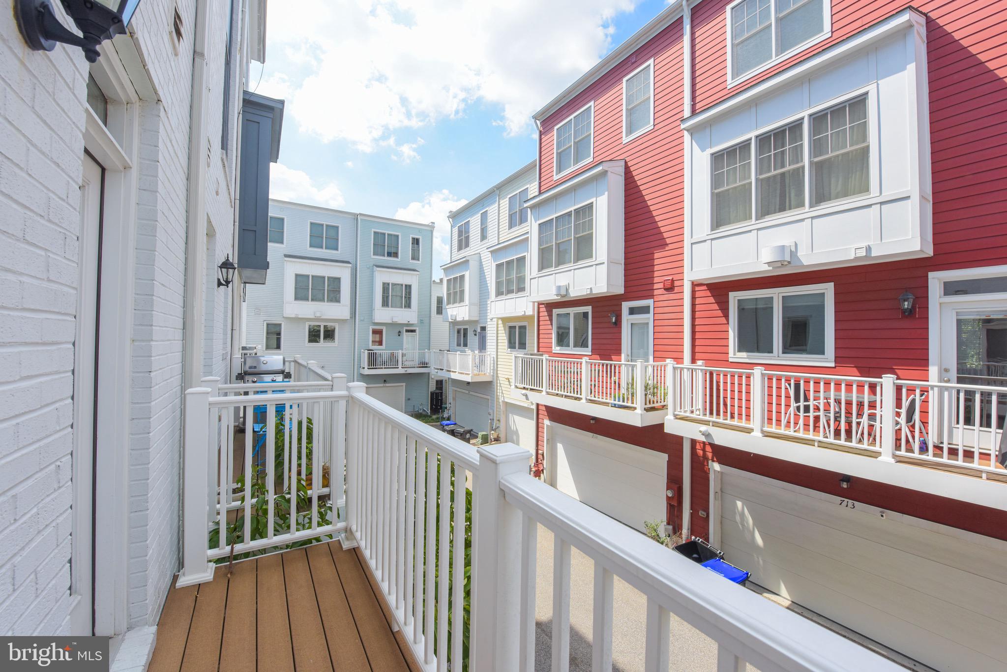 OLD TOWN COMMONS - Residential Lease