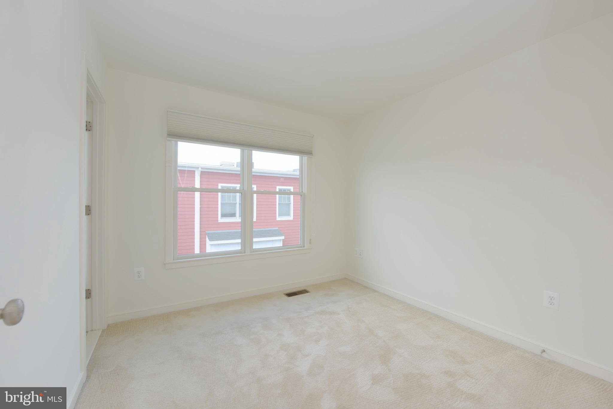 OLD TOWN COMMONS - Residential Lease