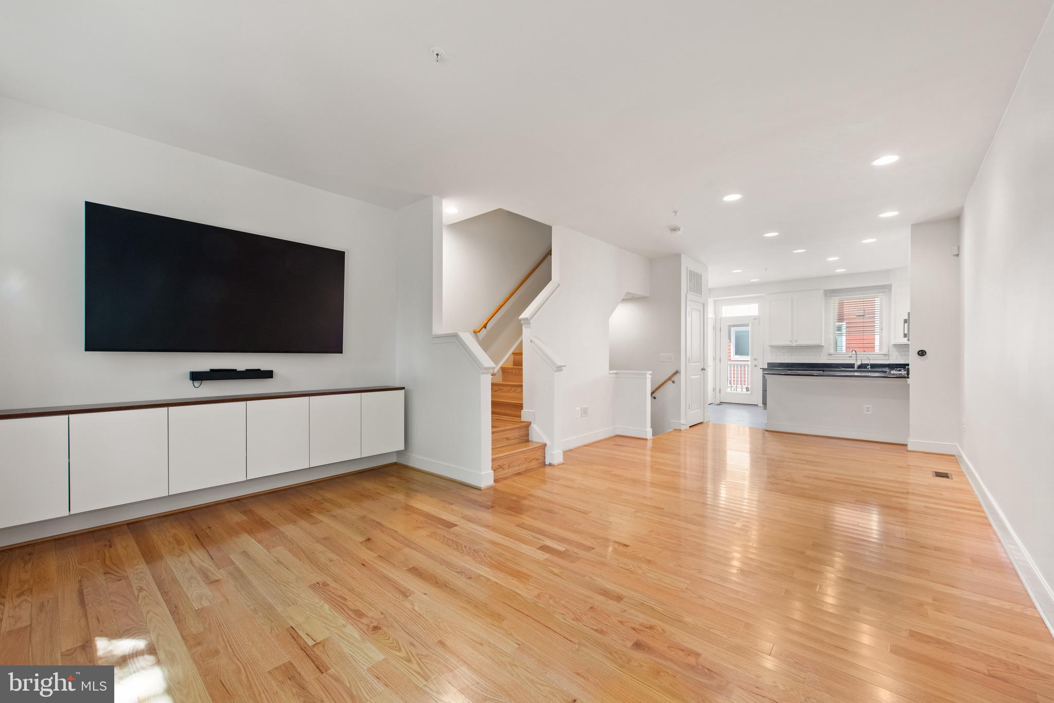 OLD TOWN COMMONS - Residential Lease