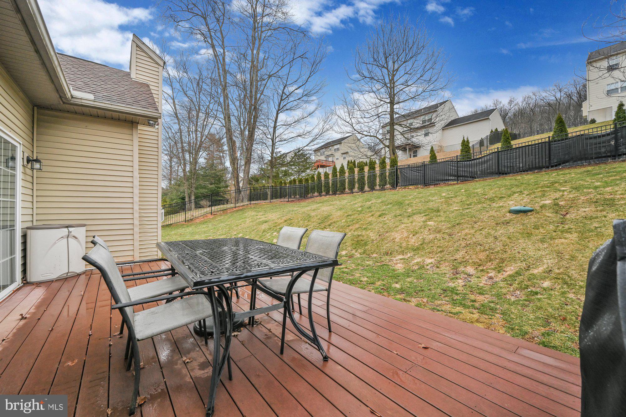 THE PINES - Residential