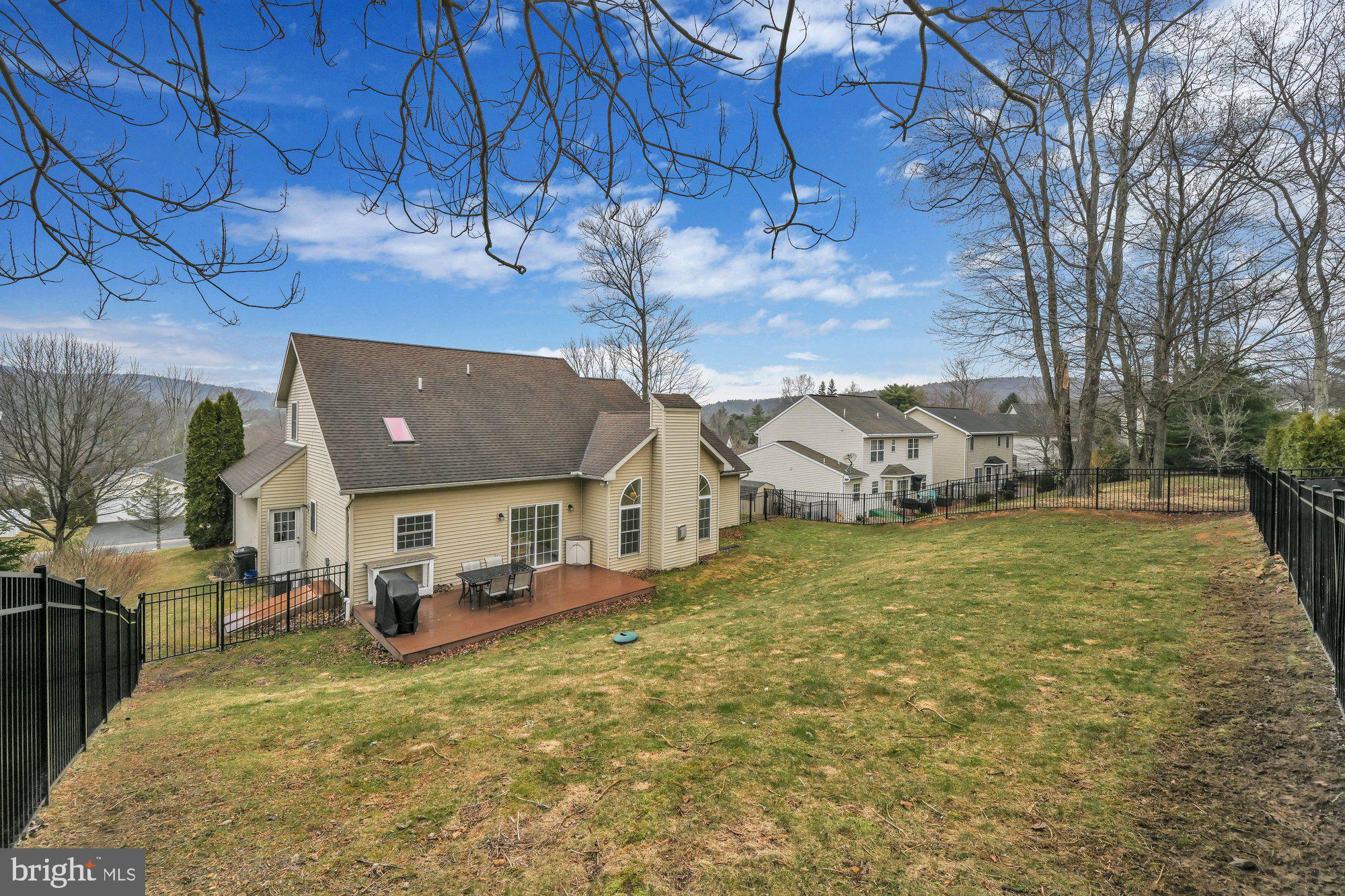 THE PINES - Residential