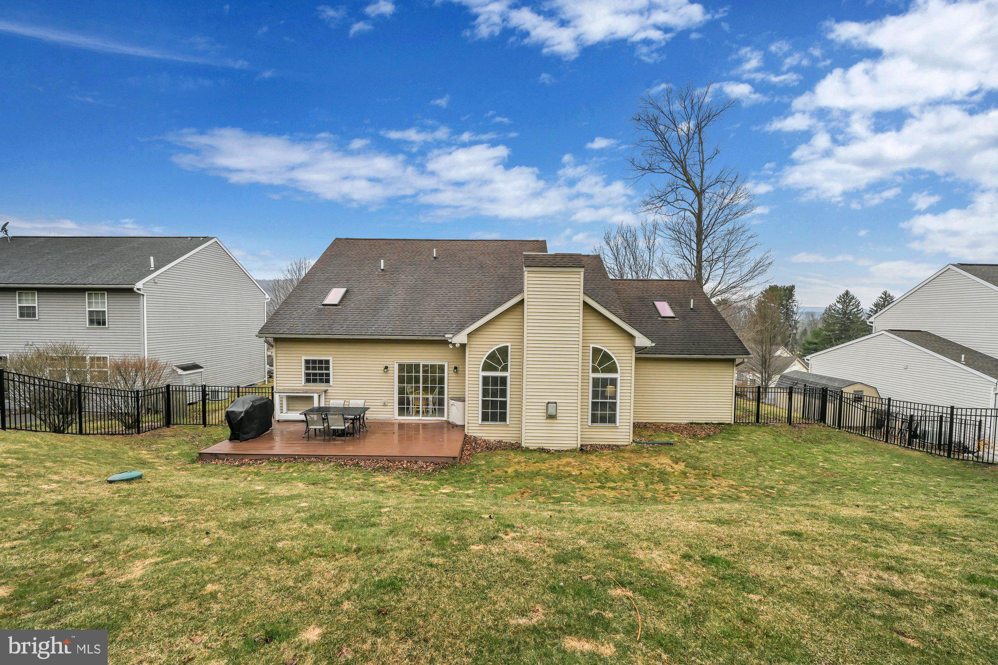 THE PINES - Residential