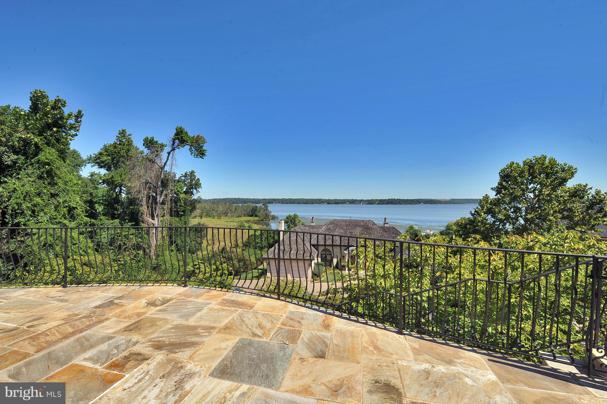 ARCTURUS ON THE POTOMAC - Residential