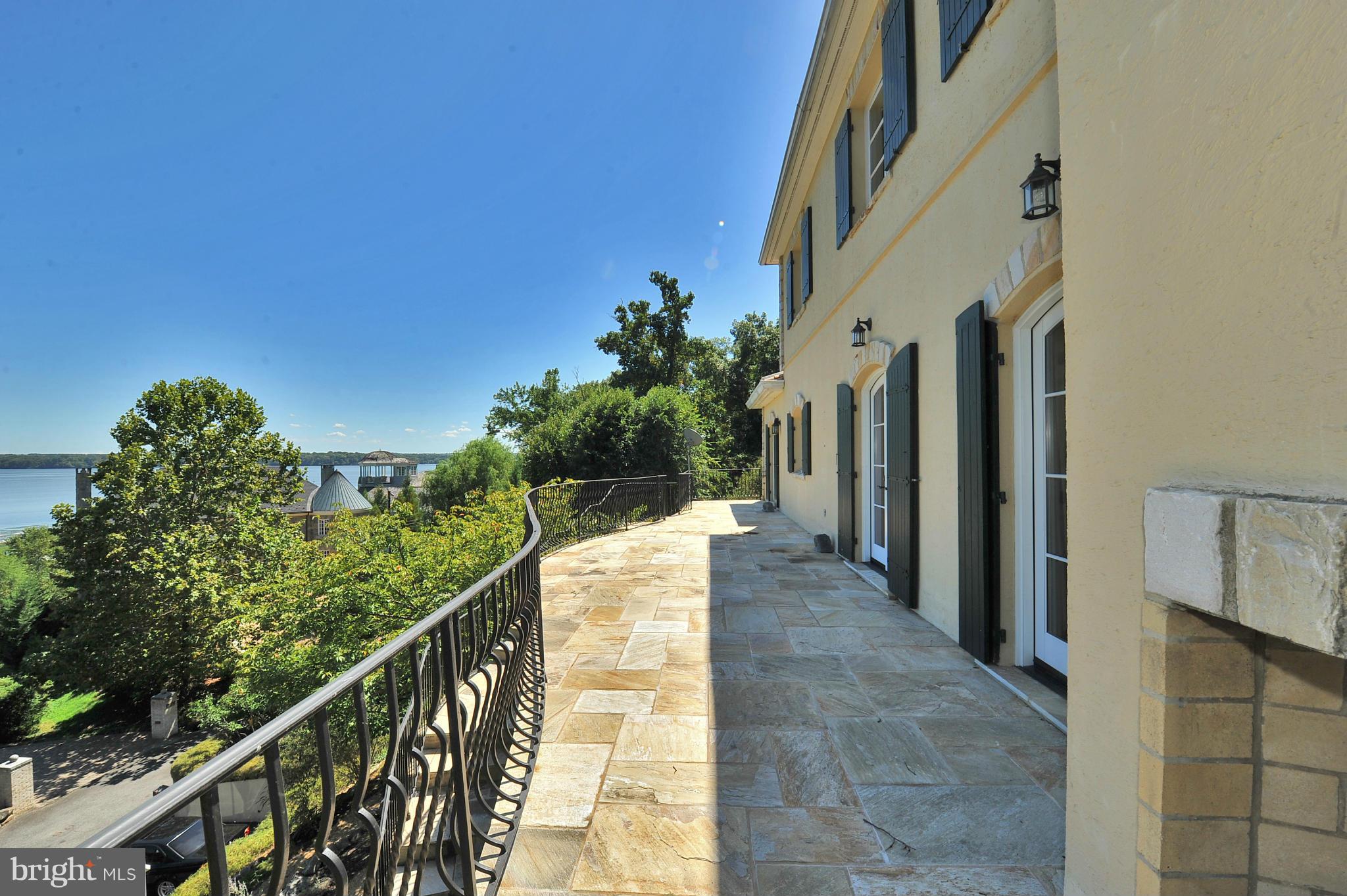 ARCTURUS ON THE POTOMAC - Residential