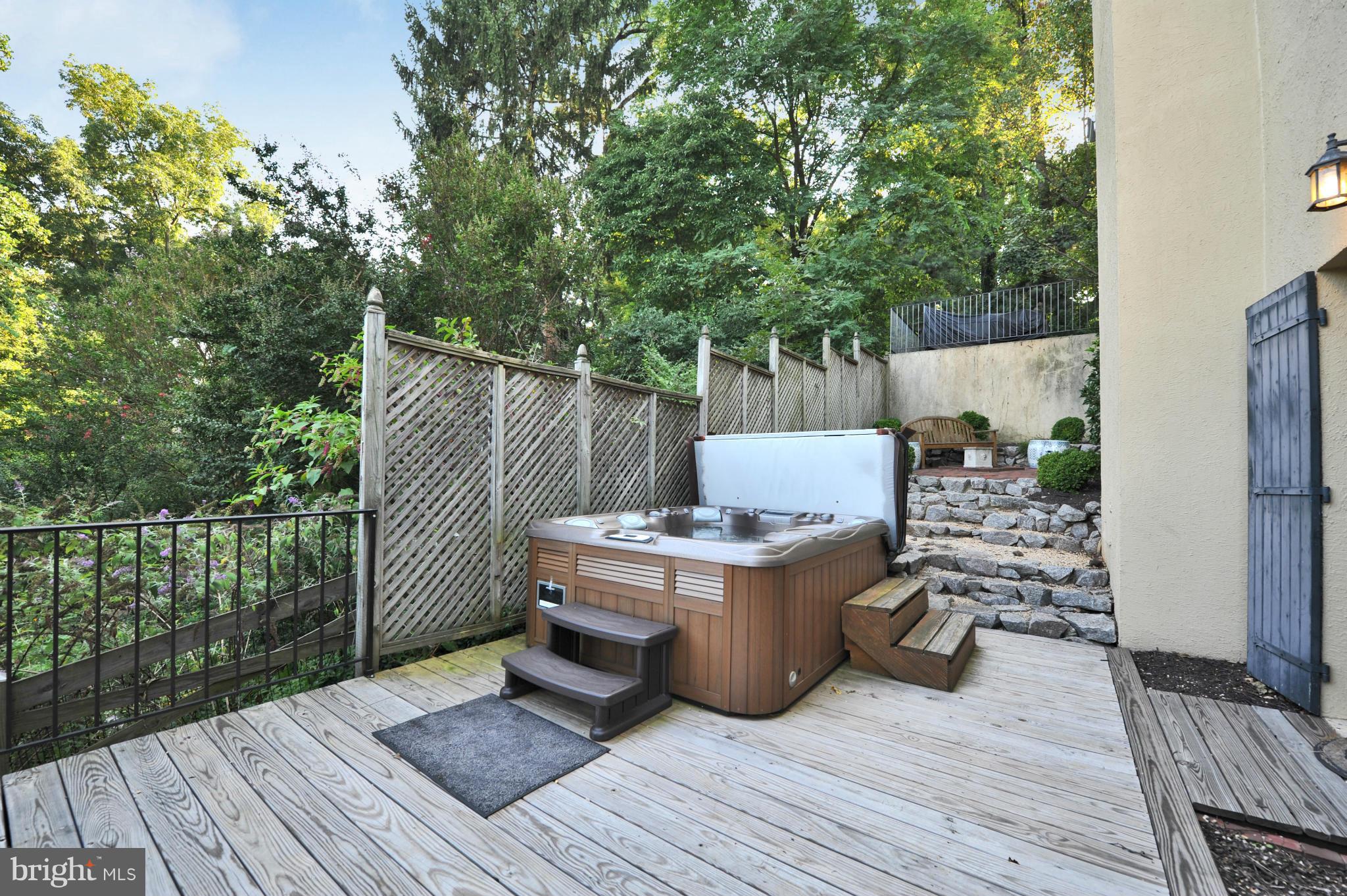 ARCTURUS ON THE POTOMAC - Residential