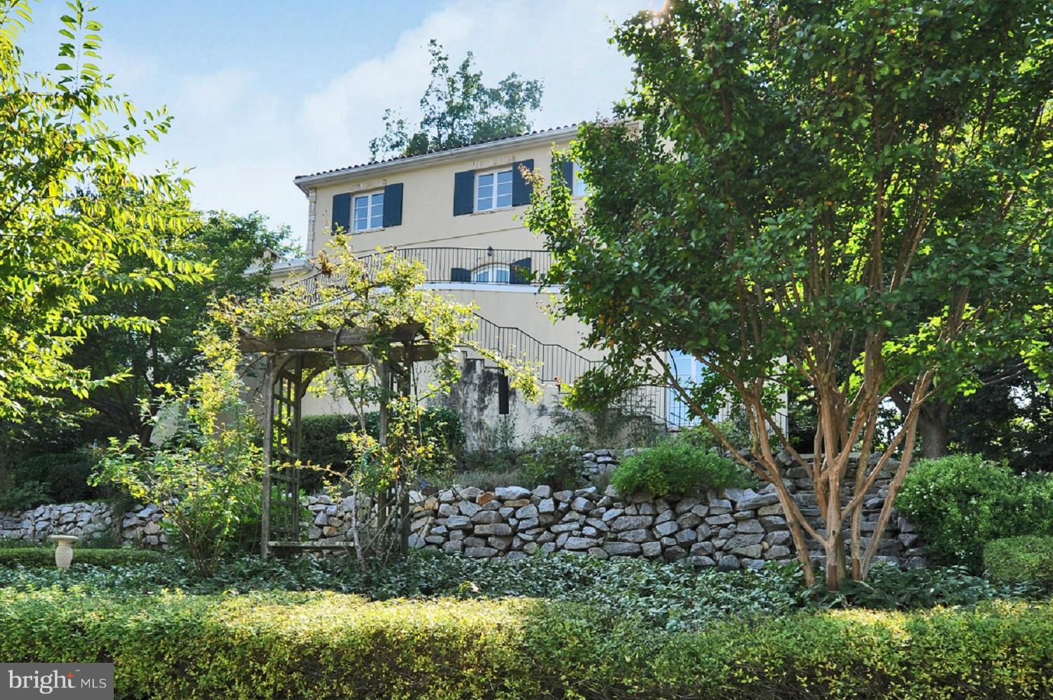 ARCTURUS ON THE POTOMAC - Residential