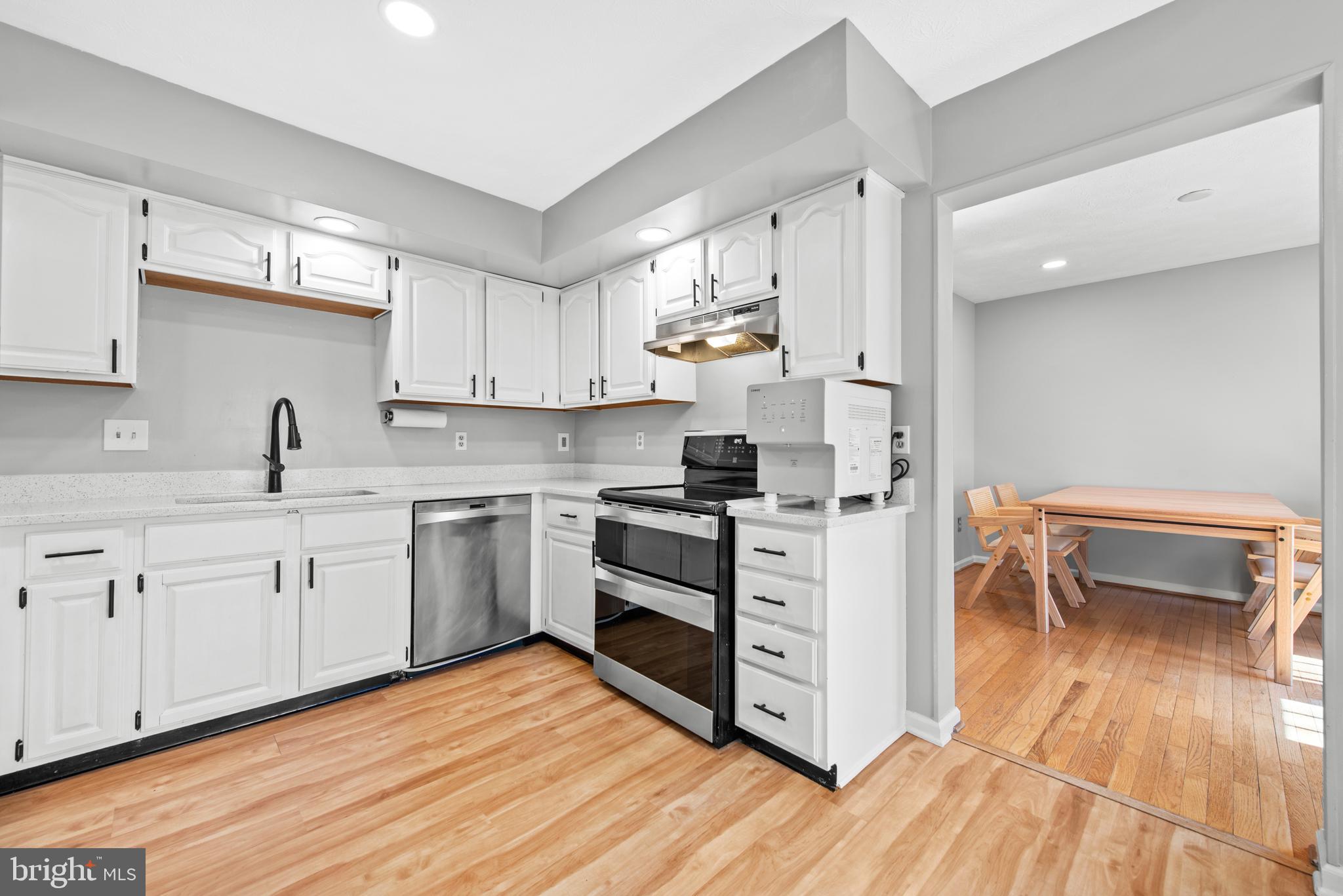 VILLAGE OF DORSEY SEARCH - Residential