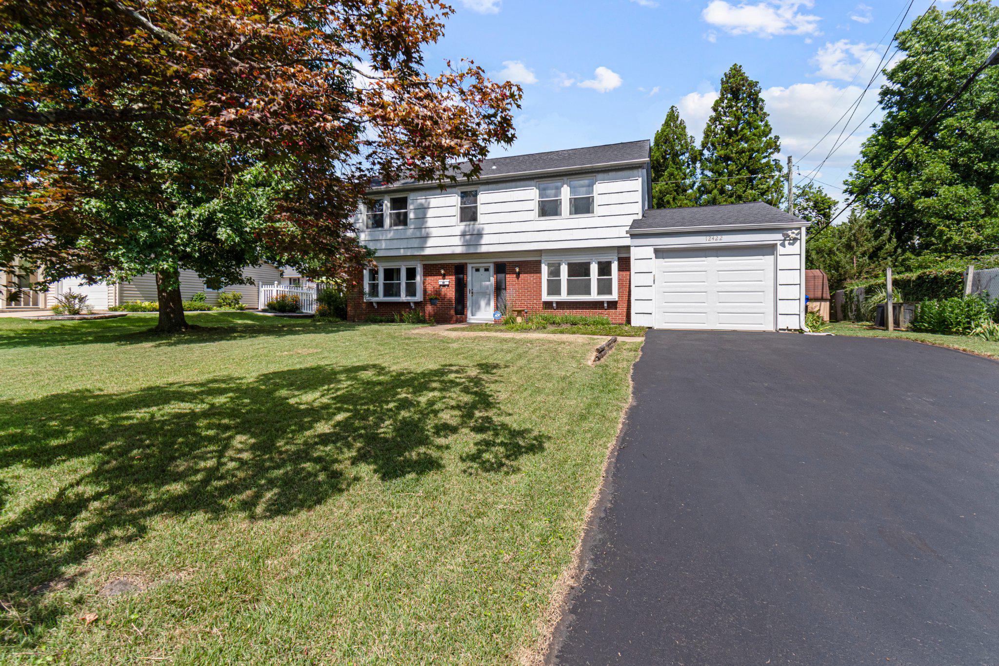 12422 SARAH LANE