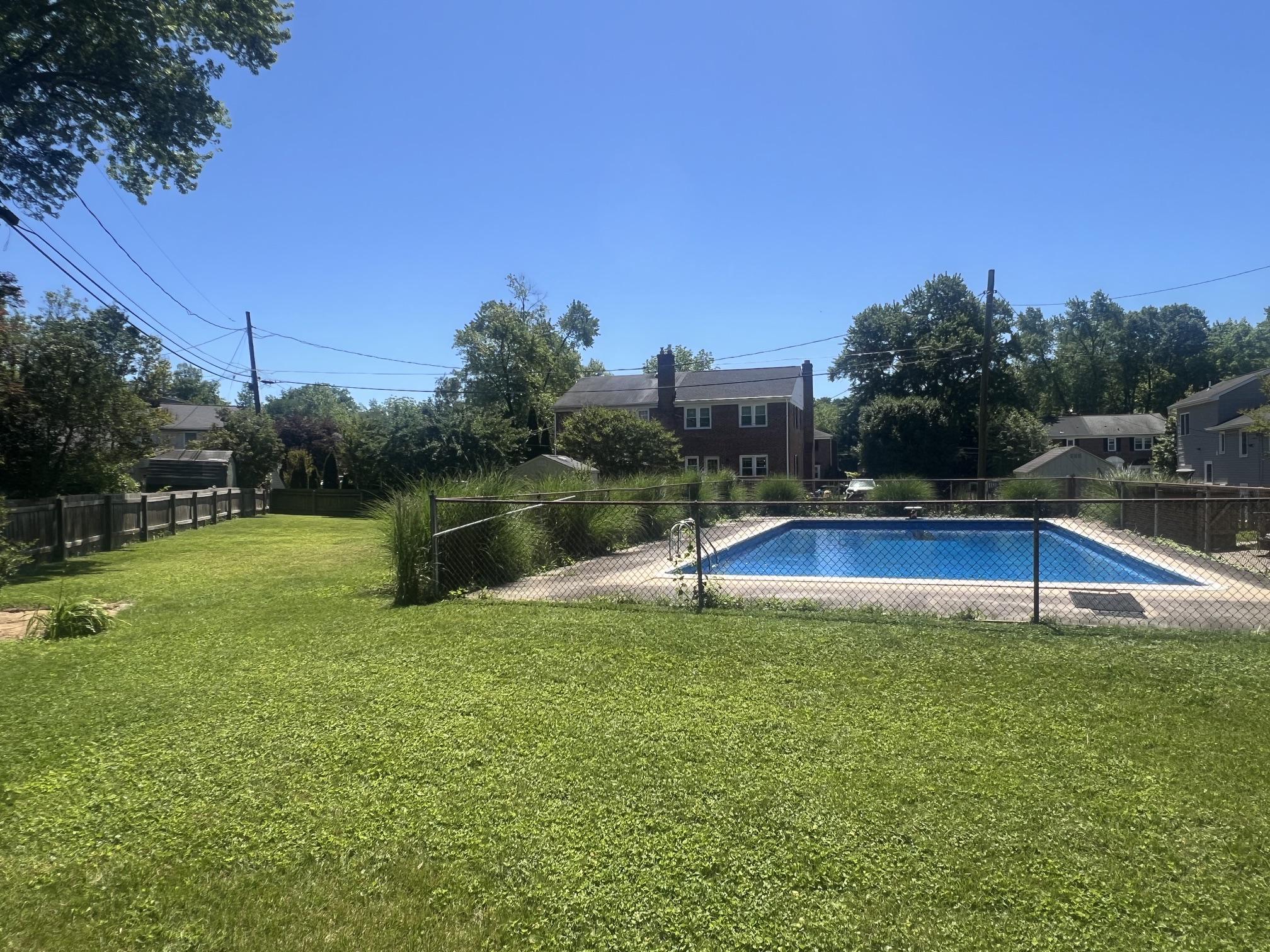 8203 BOMAN COURT