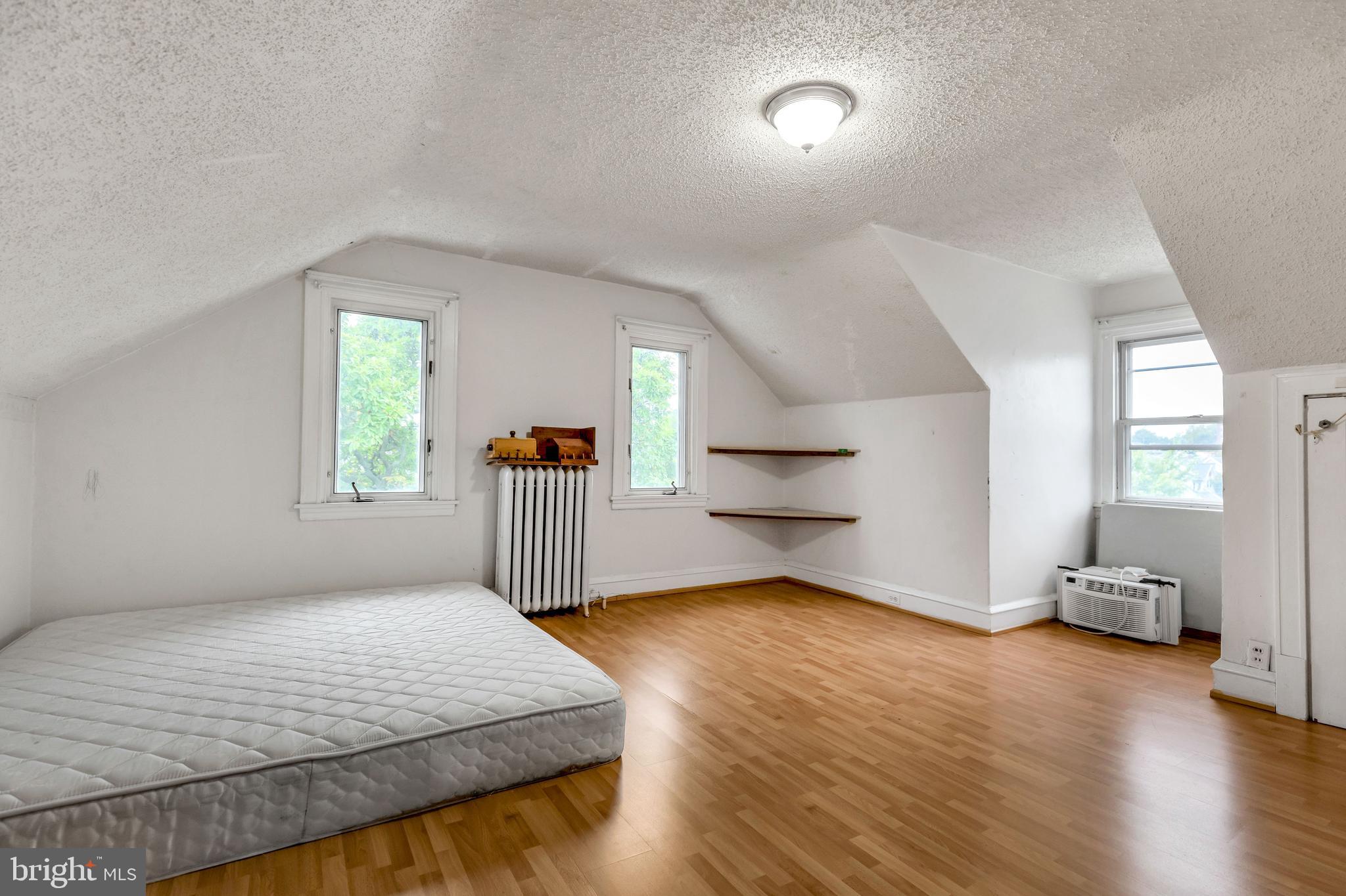 BEVERLY HILLS - Residential