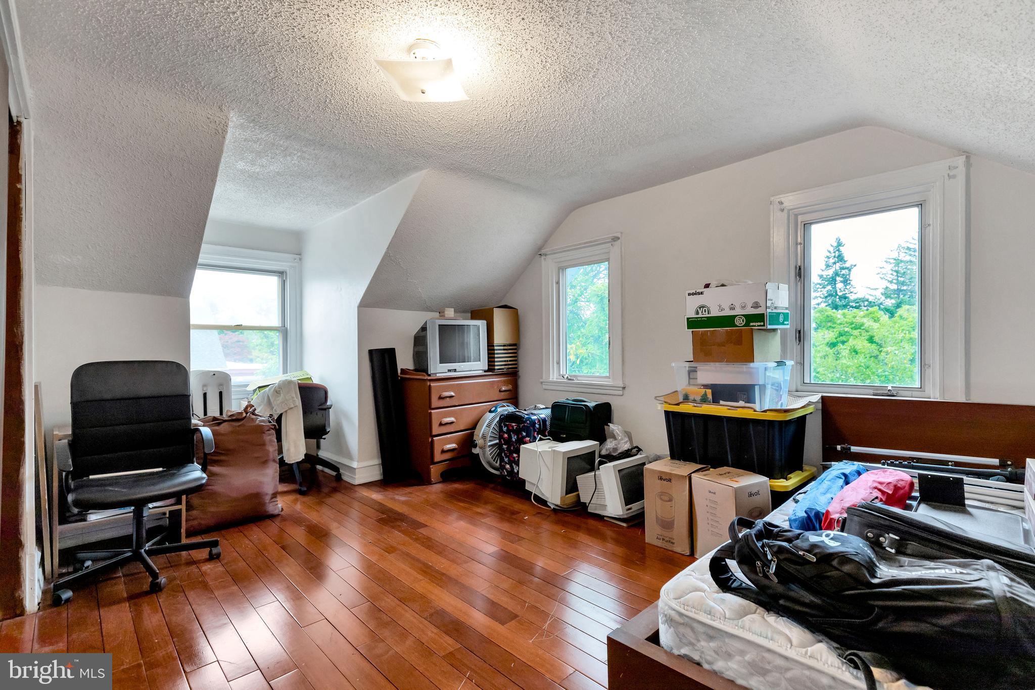 BEVERLY HILLS - Residential