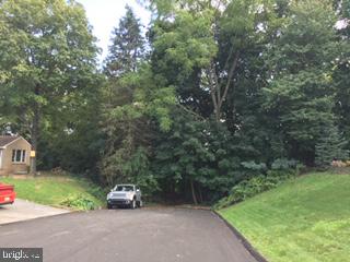 Opportunity to build your own home on 1/2 acre lot in West York. Zoned R-3, Public water and sewer