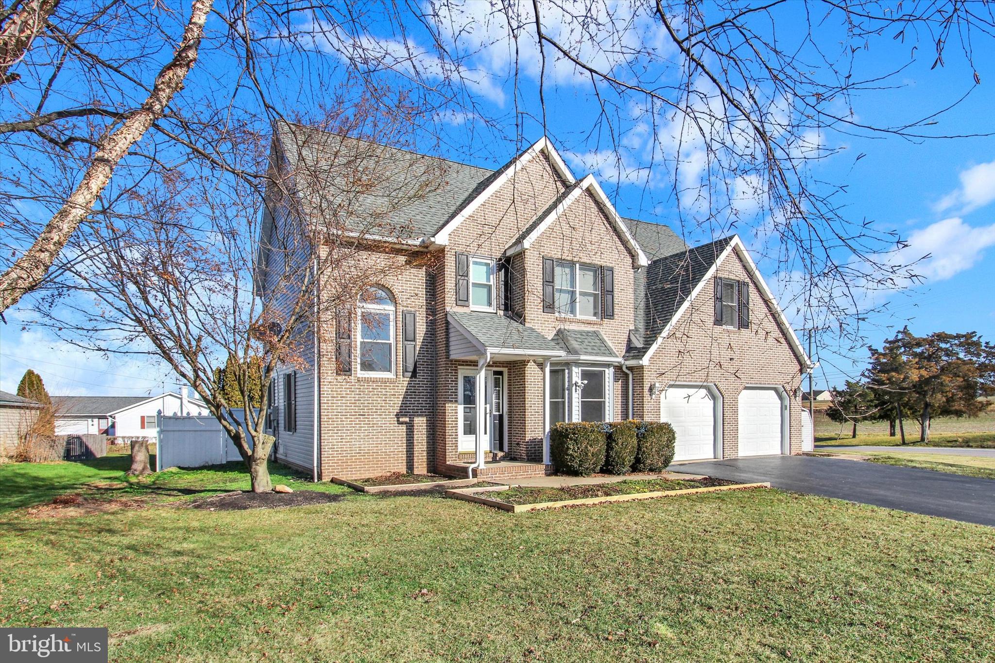 ADMIRE SPRINGS - Residential