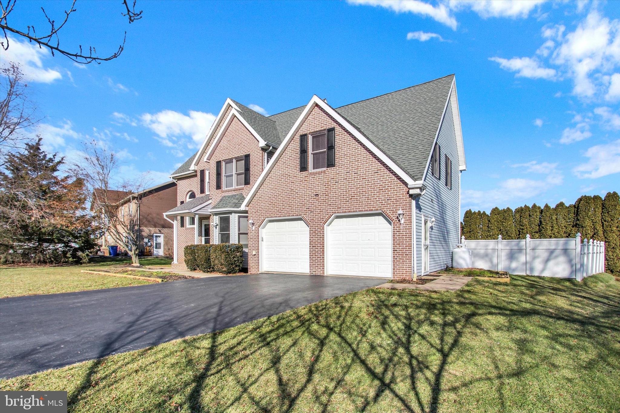 ADMIRE SPRINGS - Residential