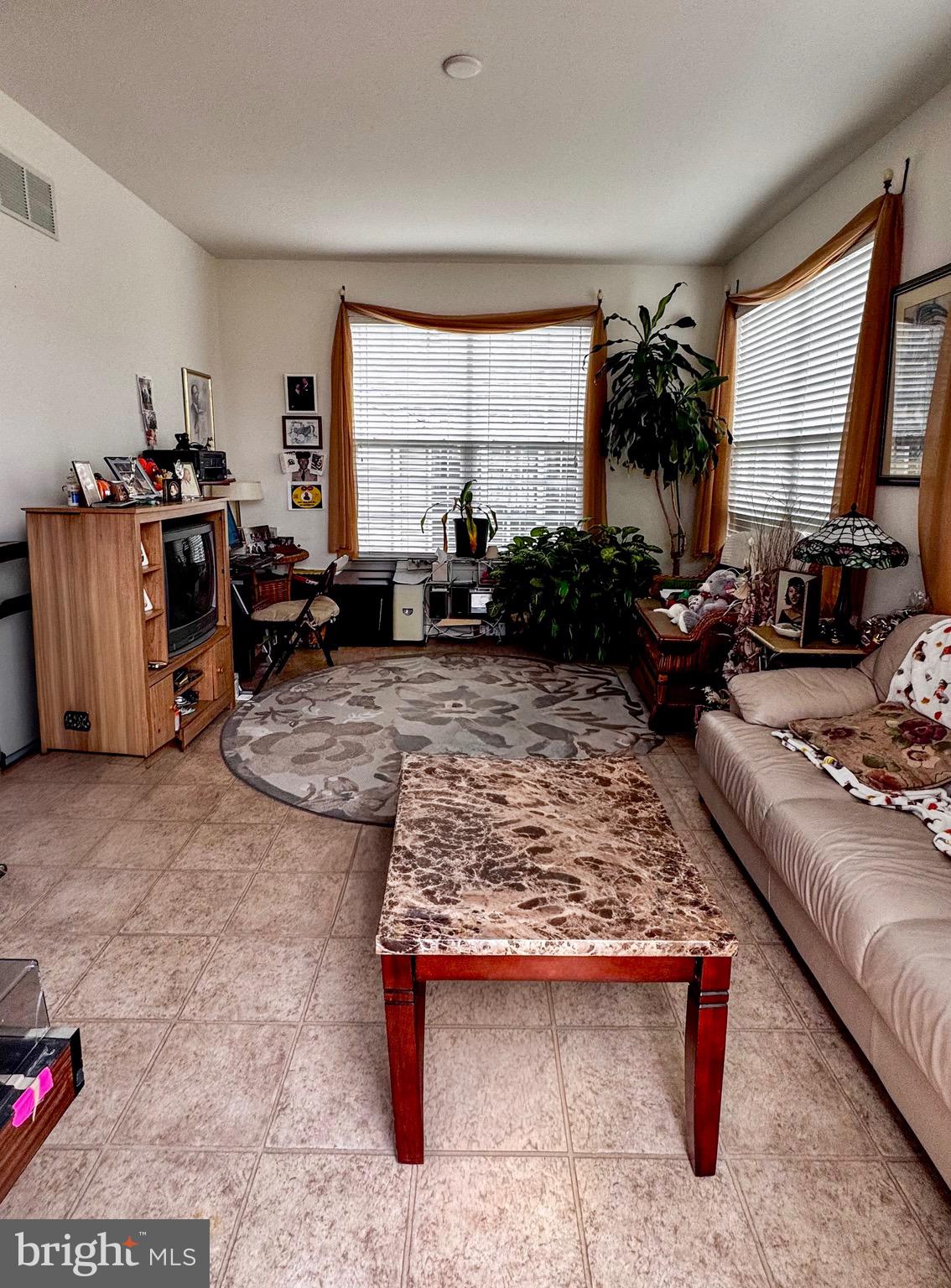 SPRING MEADOW - Residential