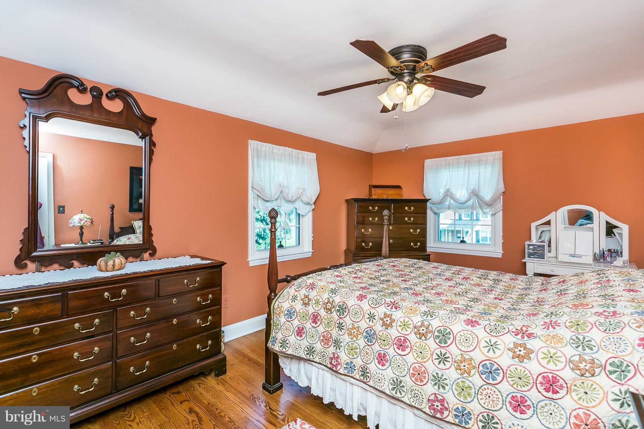 OAKLEIGH MANOR - Residential