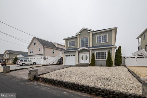 Tiny photo for 27 W Mohawk Drive, TUCKERTON, NJ 08087 (MLS # NJOC2040110)