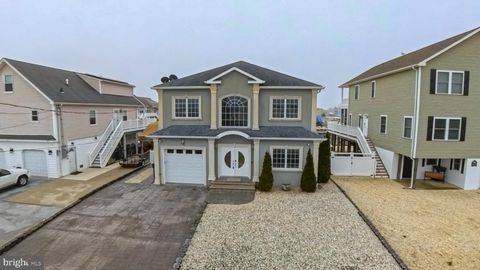 Photo of 27 W Mohawk Drive, TUCKERTON, NJ 08087 (MLS # NJOC2040110)