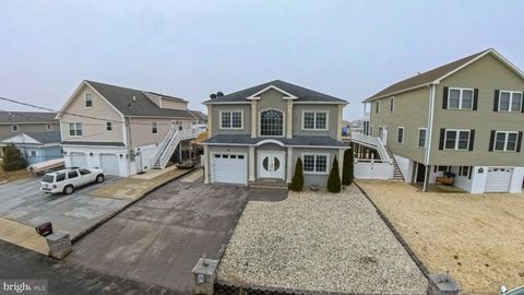 Tiny photo for 27 W Mohawk Drive, TUCKERTON, NJ 08087 (MLS # NJOC2040110)