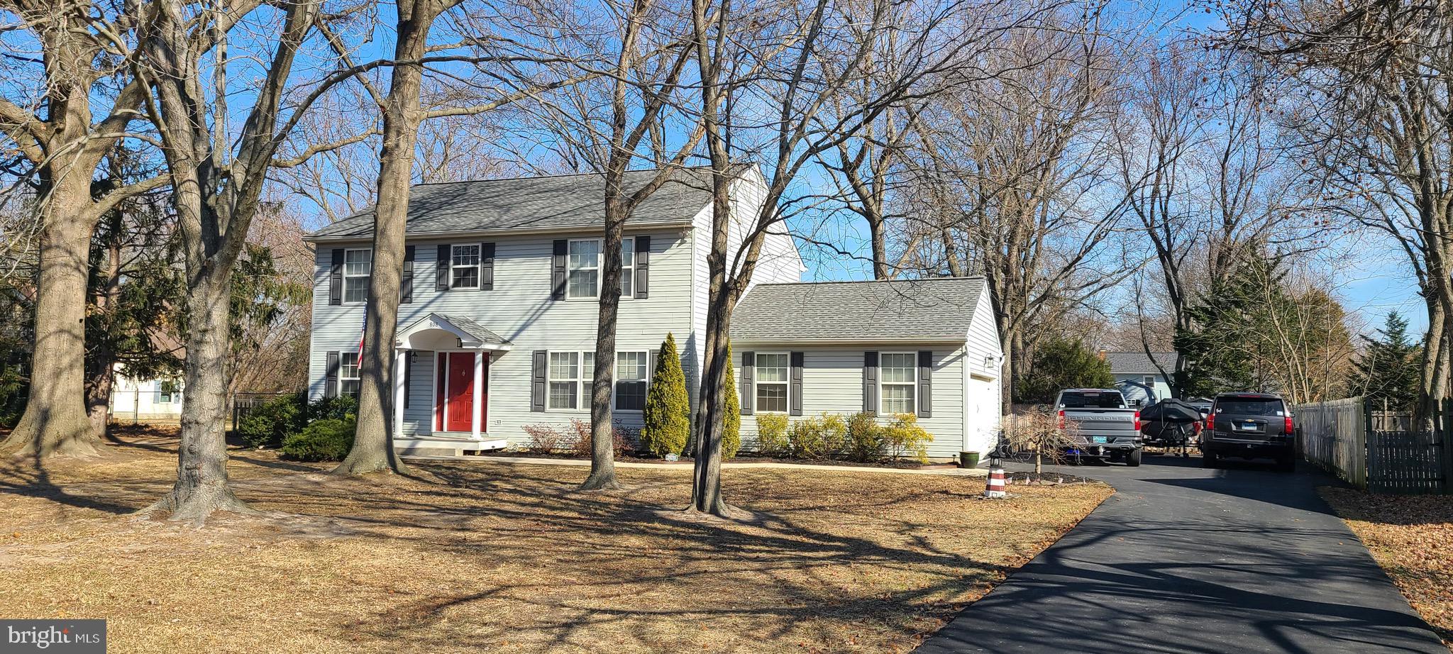 808 CLOVERFIELDS DRIVE