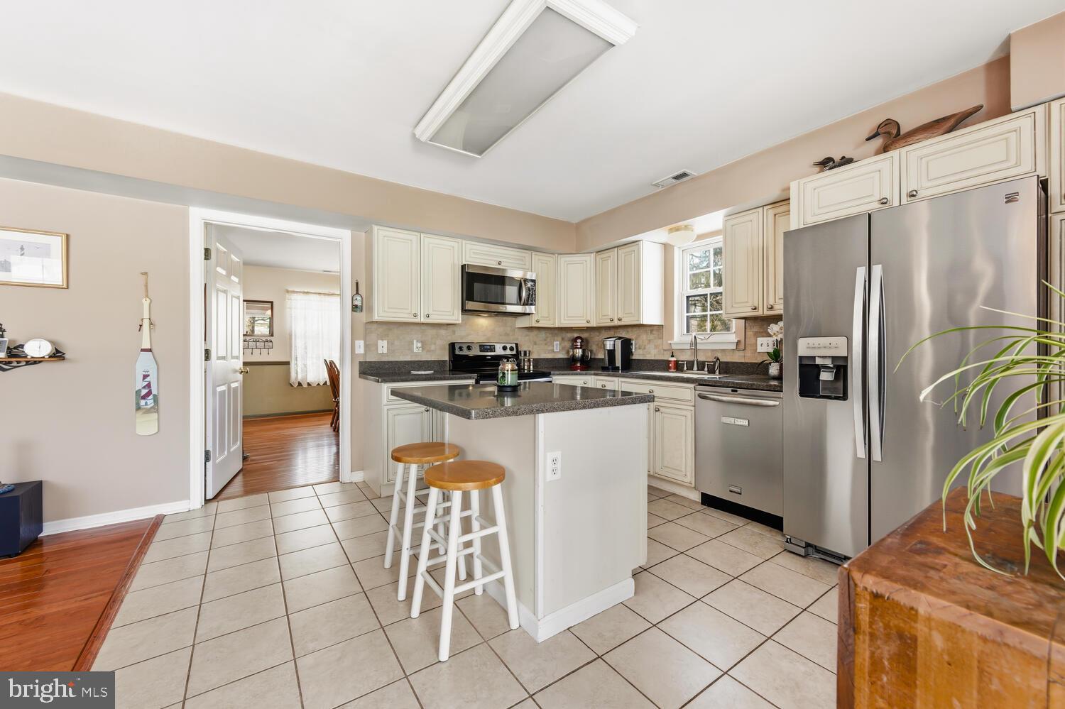 808 CLOVERFIELDS DRIVE