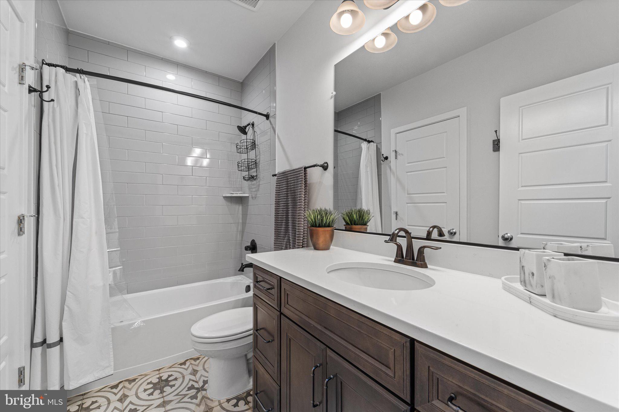 WEST GROVE ESTATES - Residential